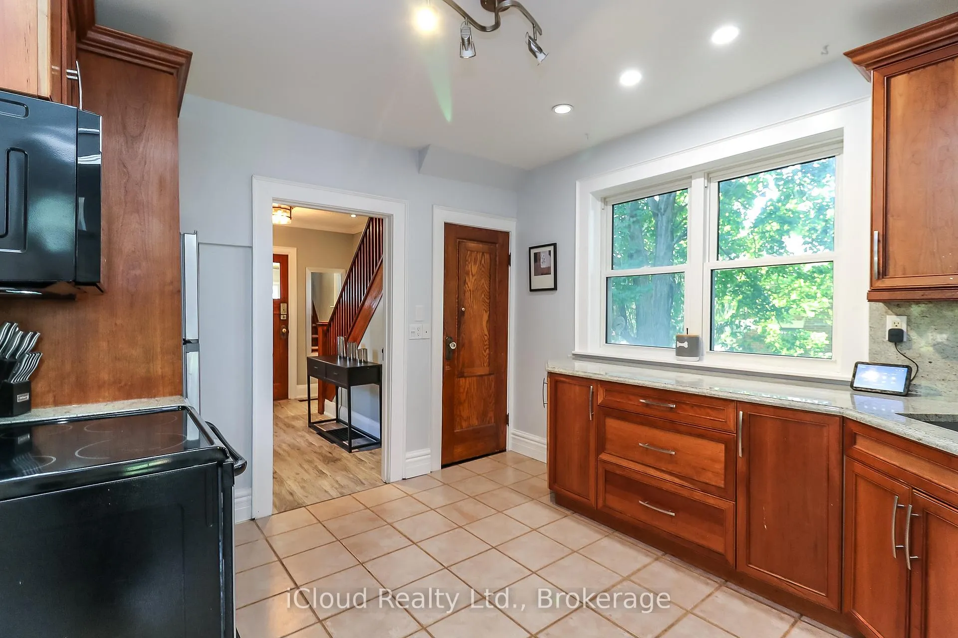 Photo 13 of 116 Trafalgar Road, Erin, Rural Erin — HOMEH