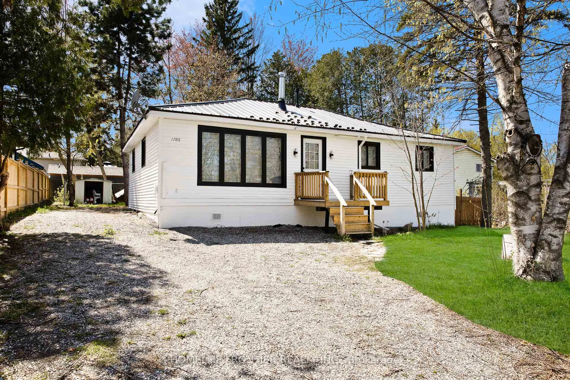 Photo 1 of 1786 St Johns Road, Innisfil, Alcona — HOMEH