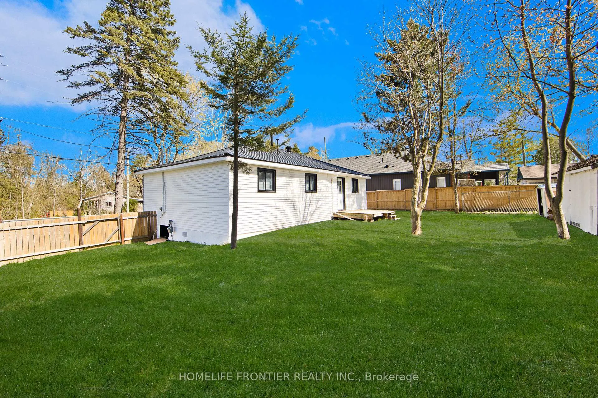 Photo 16 of 1786 St Johns Road, Innisfil, Alcona — HOMEH