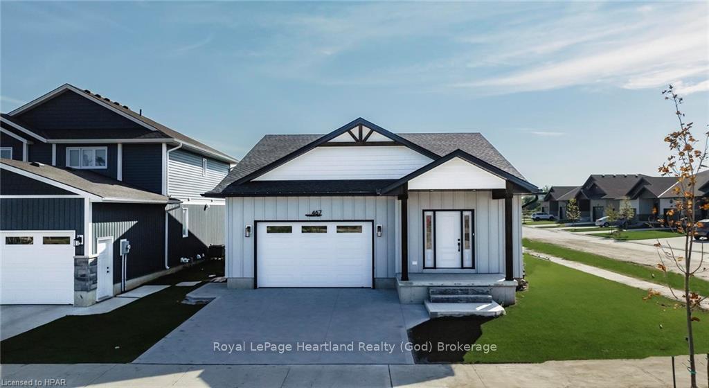 Front of 467 Woodridge Drive