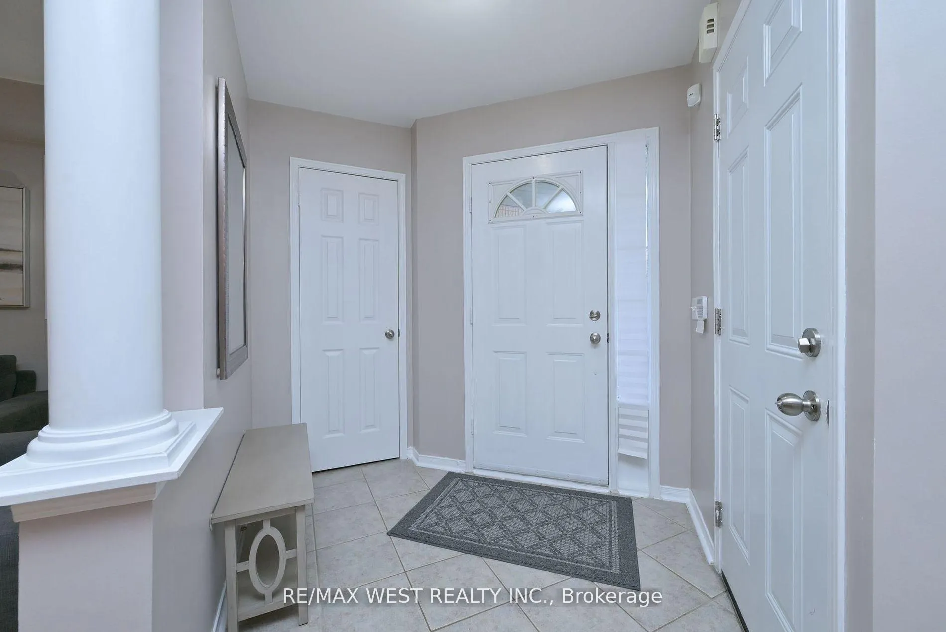 Photo 3 of 32 Crestridge Drive, Caledon, Bolton North — HOMEH