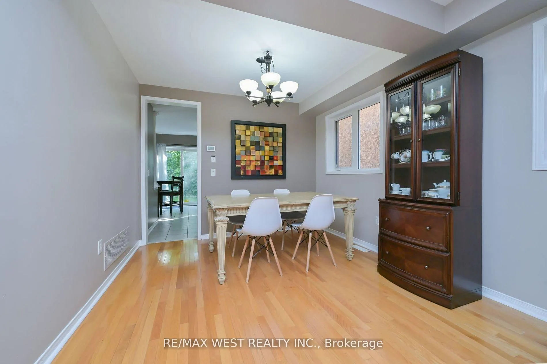 Photo 11 of 32 Crestridge Drive, Caledon, Bolton North — HOMEH