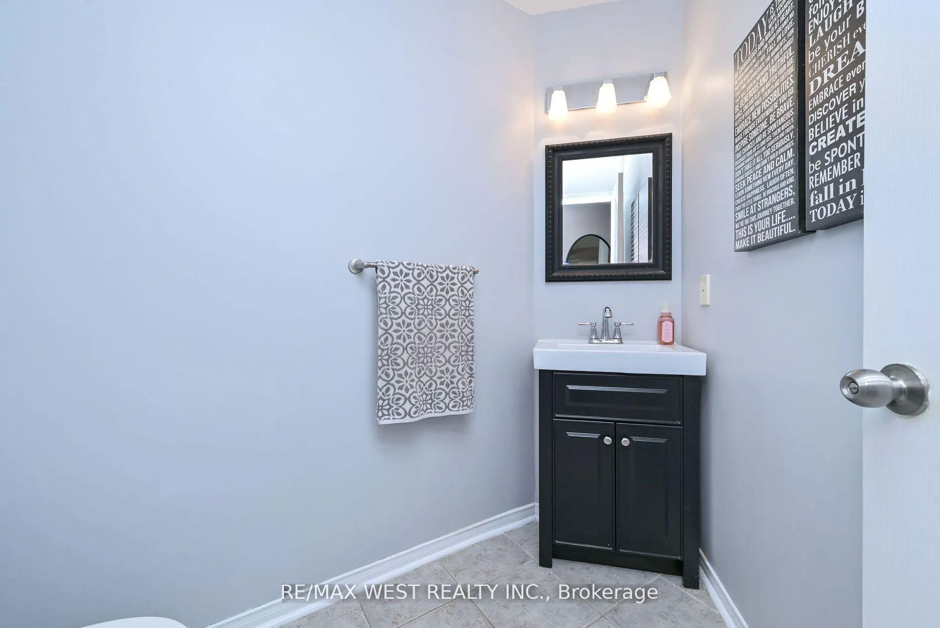 Photo 15 of 32 Crestridge Drive, Caledon, Bolton North — HOMEH