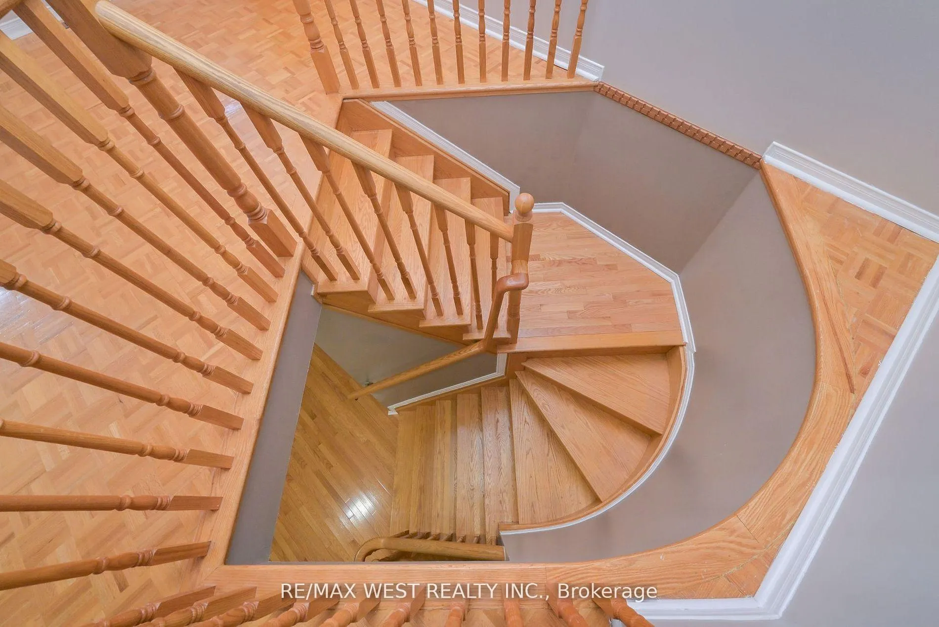 Photo 26 of 32 Crestridge Drive, Caledon, Bolton North — HOMEH