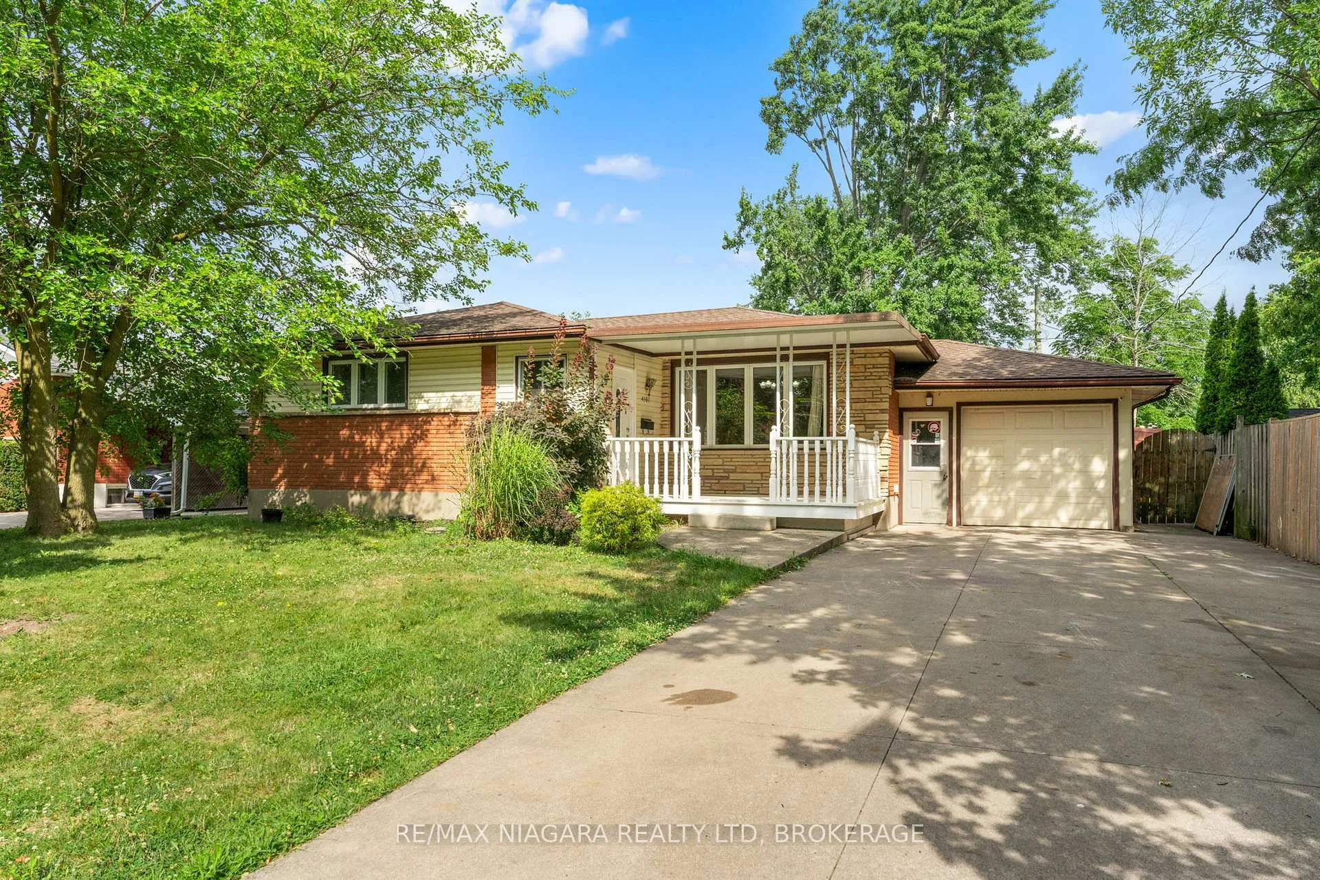 Photo 2 of 4107 Campbell Avenue, Niagara Falls, Chippawa — HOMEH