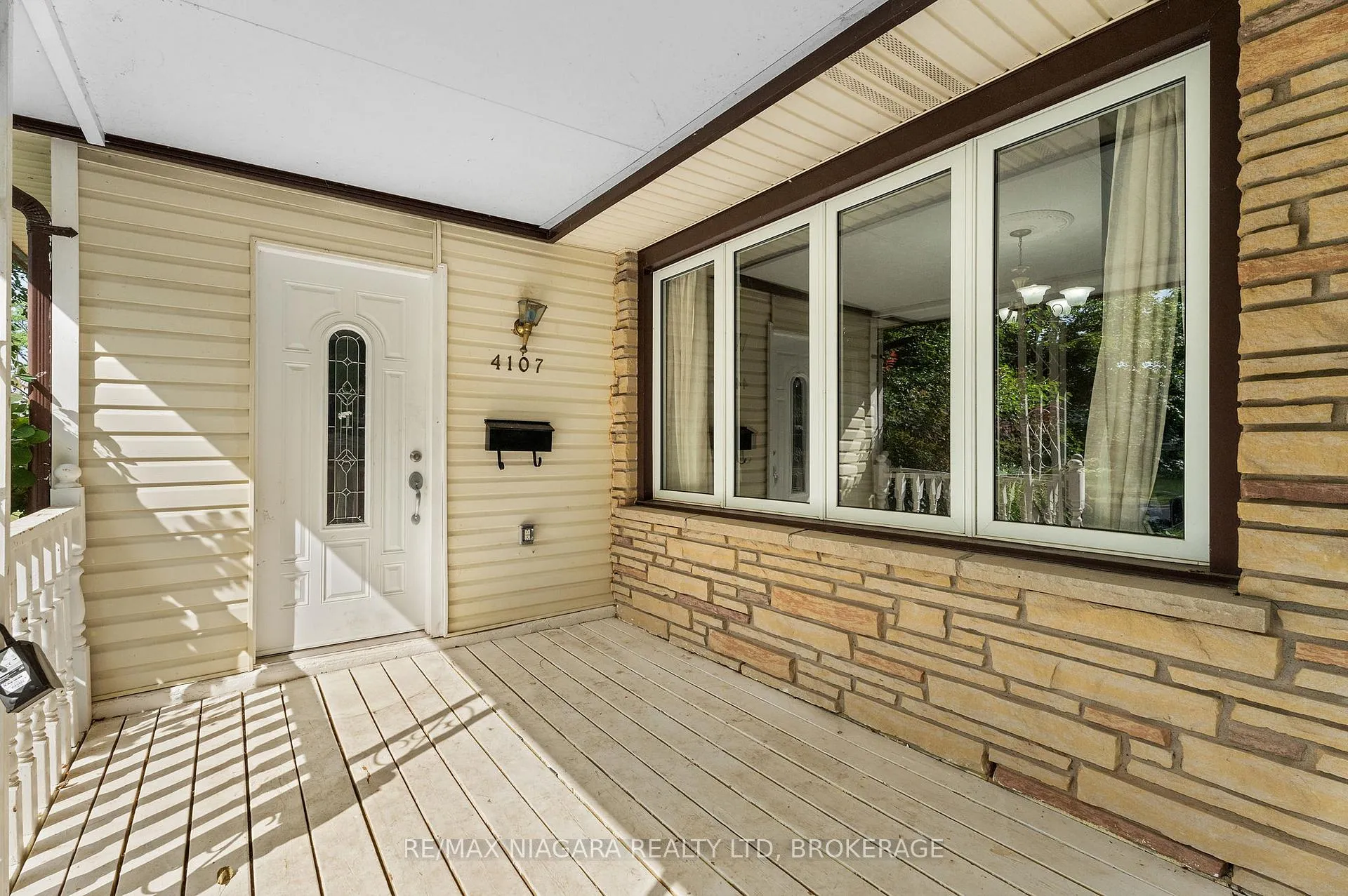 Photo 3 of 4107 Campbell Avenue, Niagara Falls, Chippawa — HOMEH