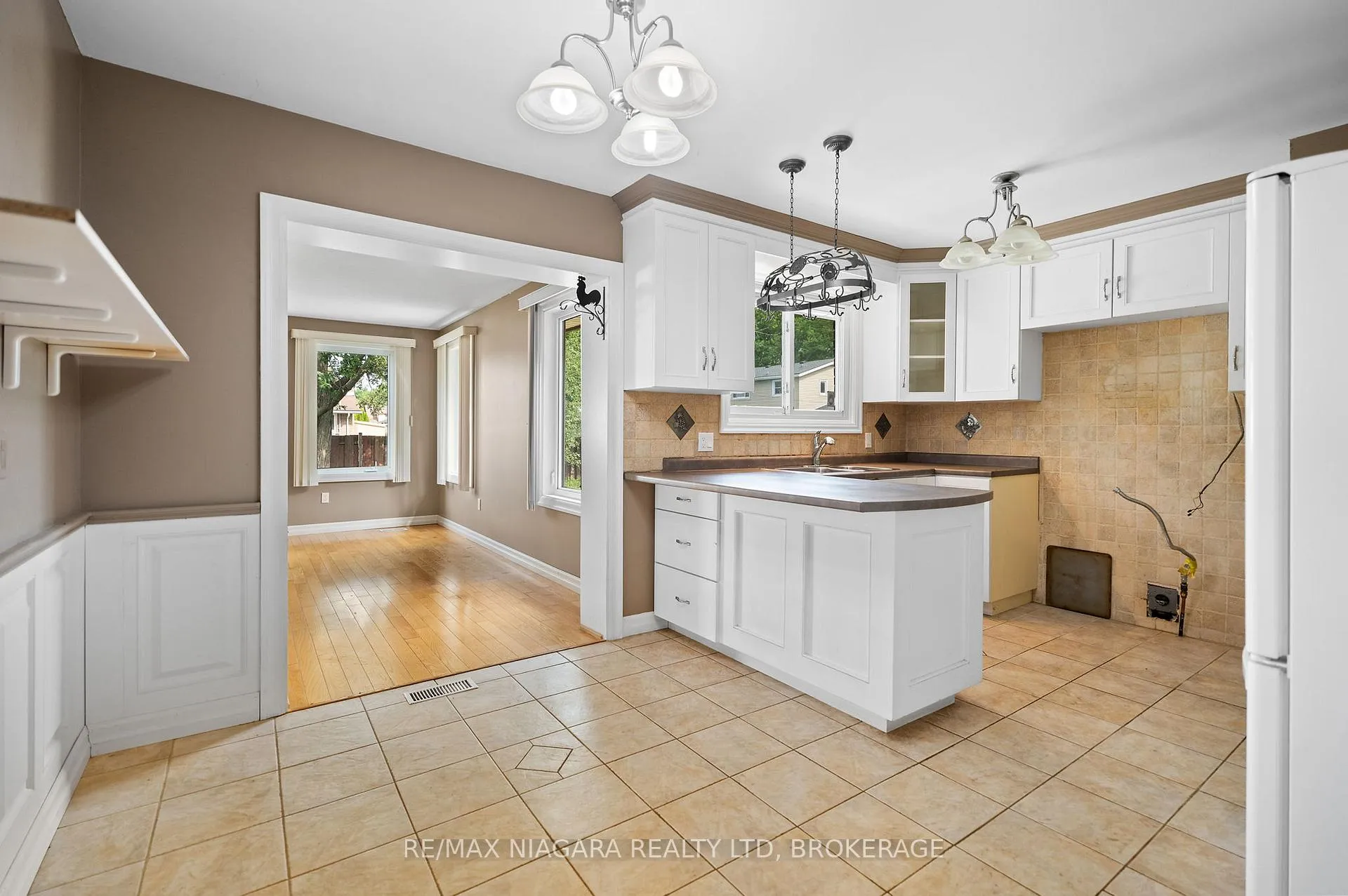 Photo 7 of 4107 Campbell Avenue, Niagara Falls, Chippawa — HOMEH