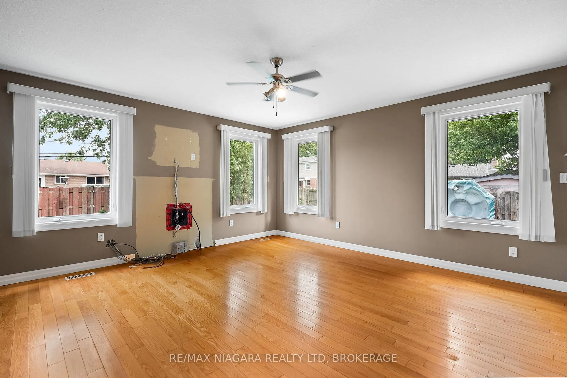 Photo 11 of 4107 Campbell Avenue, Niagara Falls, Chippawa — HOMEH