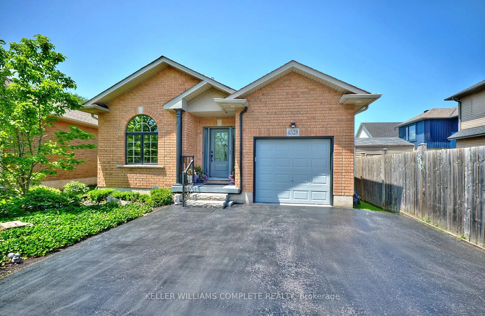 Photo 1 of 4528 Frances Crescent, Lincoln, Beamsville — HOMEH