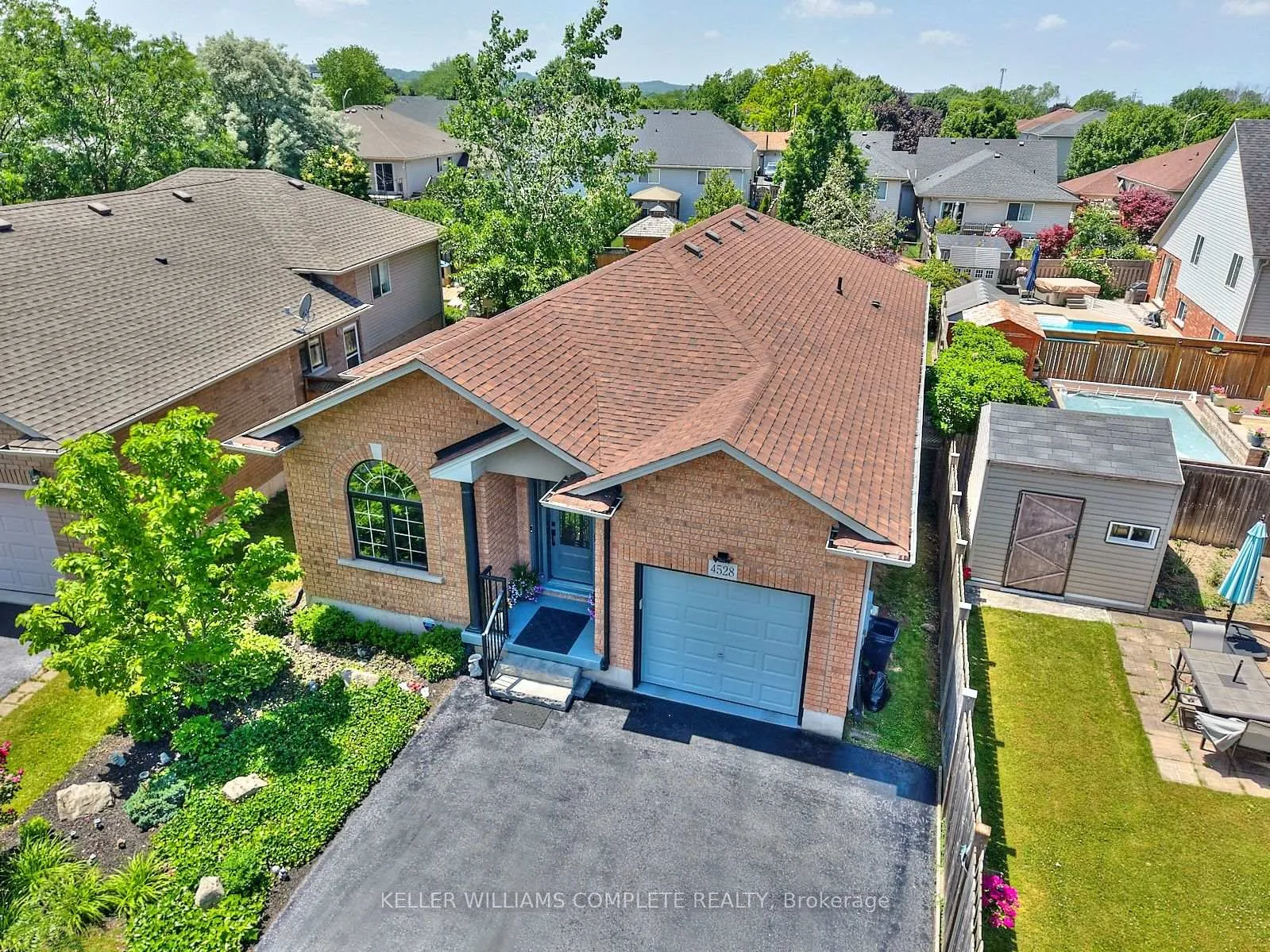Photo 4 of 4528 Frances Crescent, Lincoln, Beamsville — HOMEH