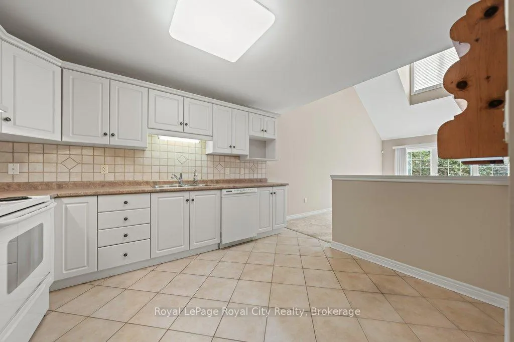 Photo 5 of 119 McArthur Crescent, Guelph, Pineridge/Westminster Woods — HOMEH
