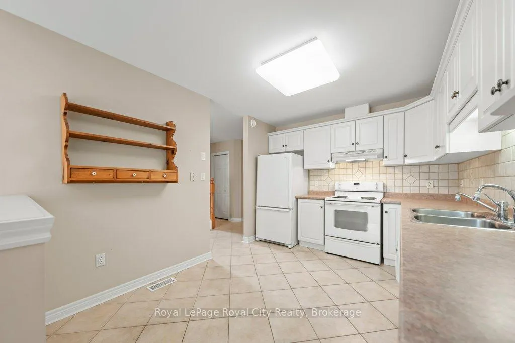 Photo 7 of 119 McArthur Crescent, Guelph, Pineridge/Westminster Woods — HOMEH