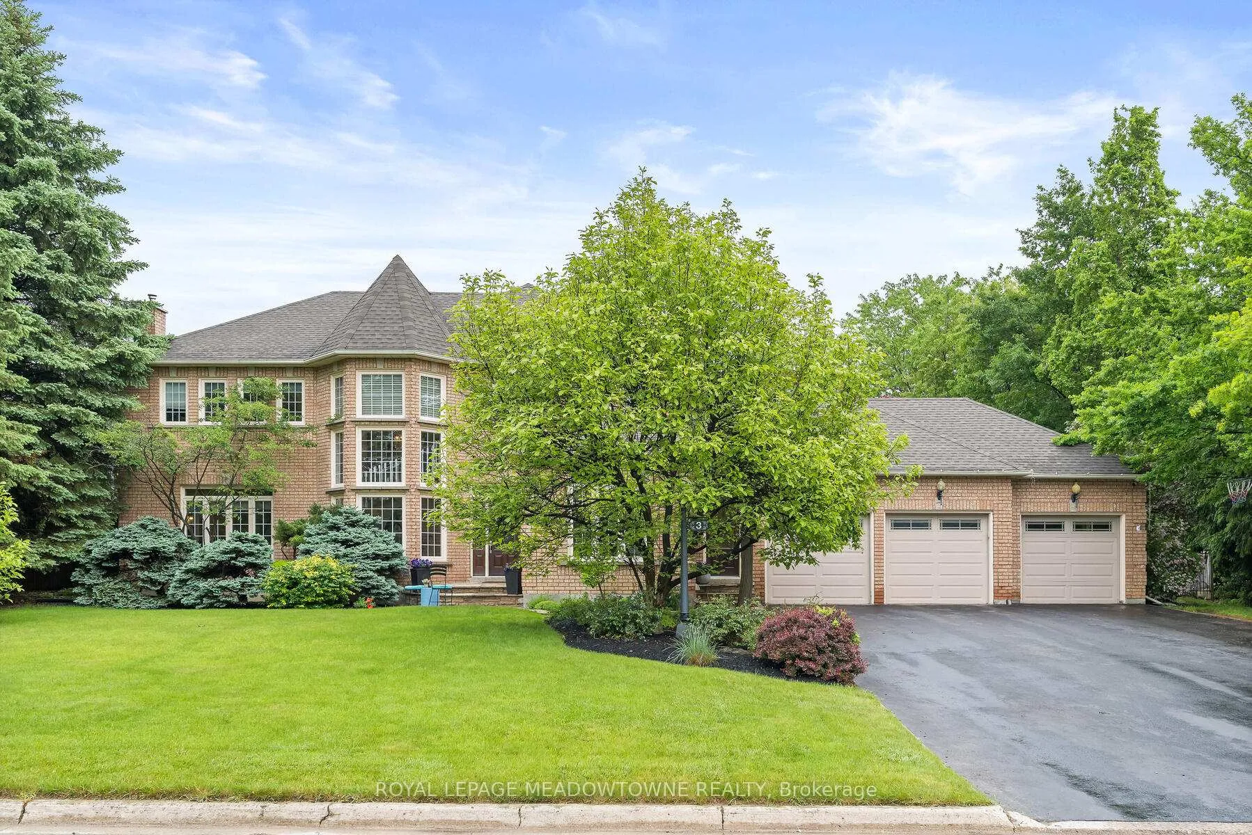 Photo 1 of 3 Thomas Court, Halton Hills, Georgetown — HOMEH