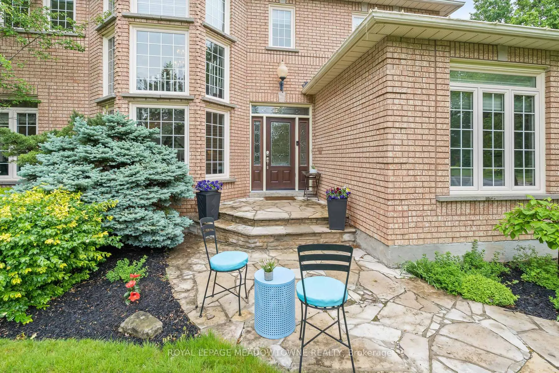 Photo 4 of 3 Thomas Court, Halton Hills, Georgetown — HOMEH