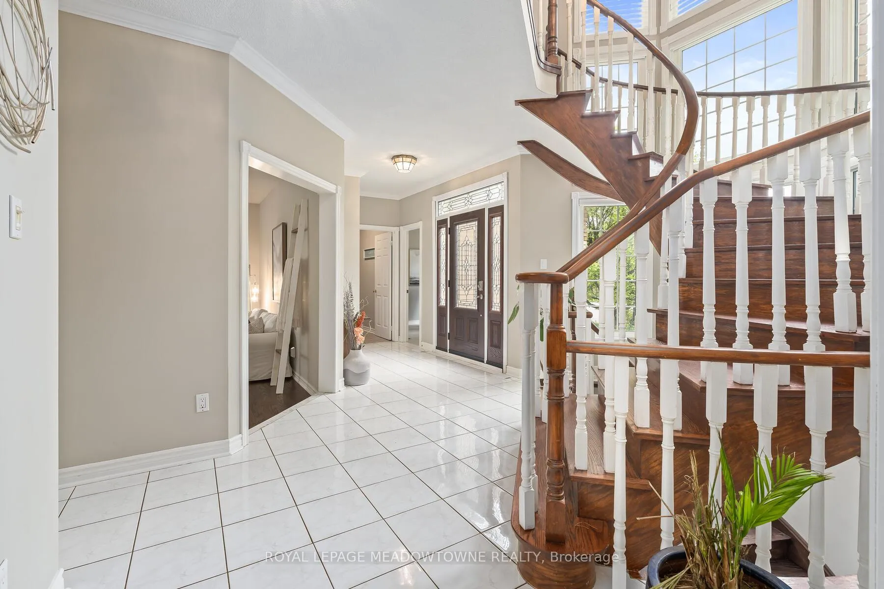 Photo 5 of 3 Thomas Court, Halton Hills, Georgetown — HOMEH