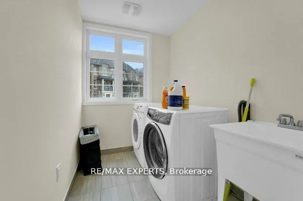 Photo 12 of 87 De La Roche Drive N, Vaughan, Vellore Village — HOMEH