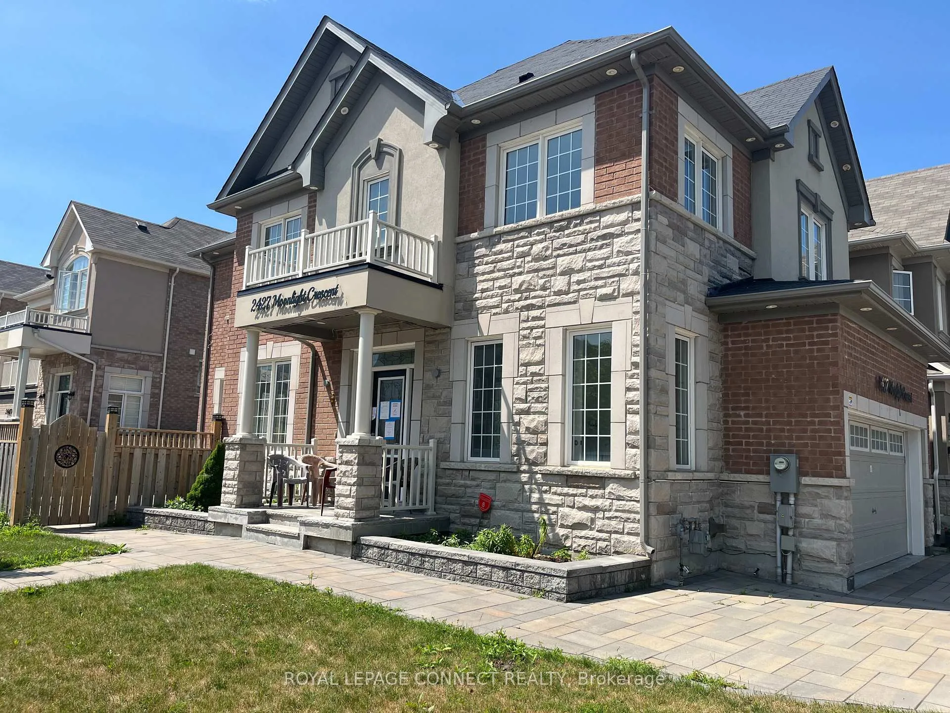 Photo 2 of 2427 Moonlight Crescent, Pickering, Rural Pickering — HOMEH