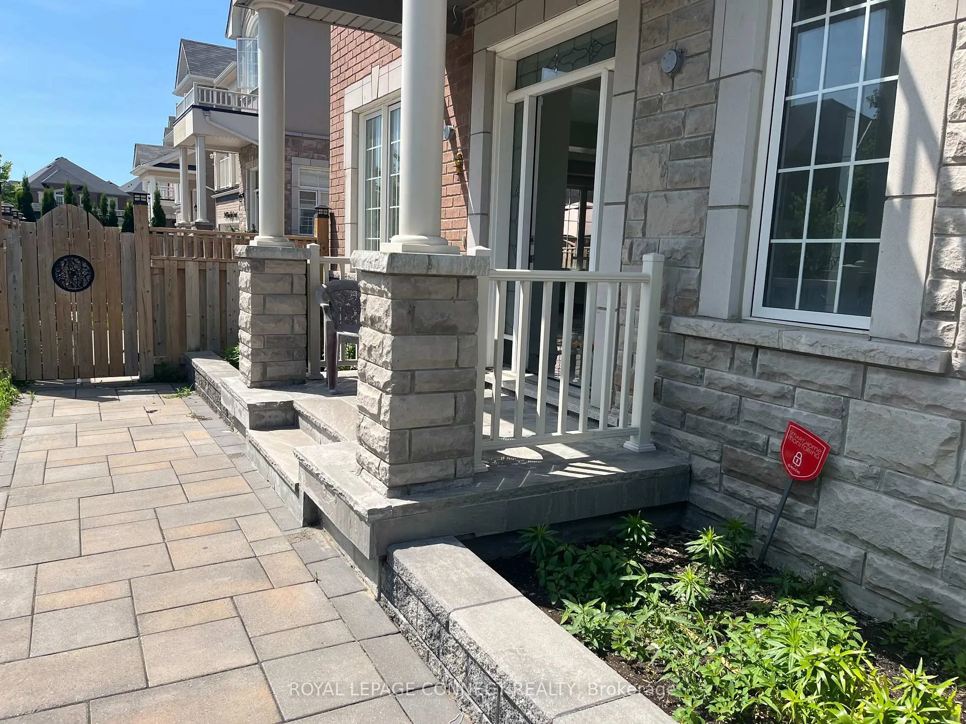 Photo 5 of 2427 Moonlight Crescent, Pickering, Rural Pickering — HOMEH