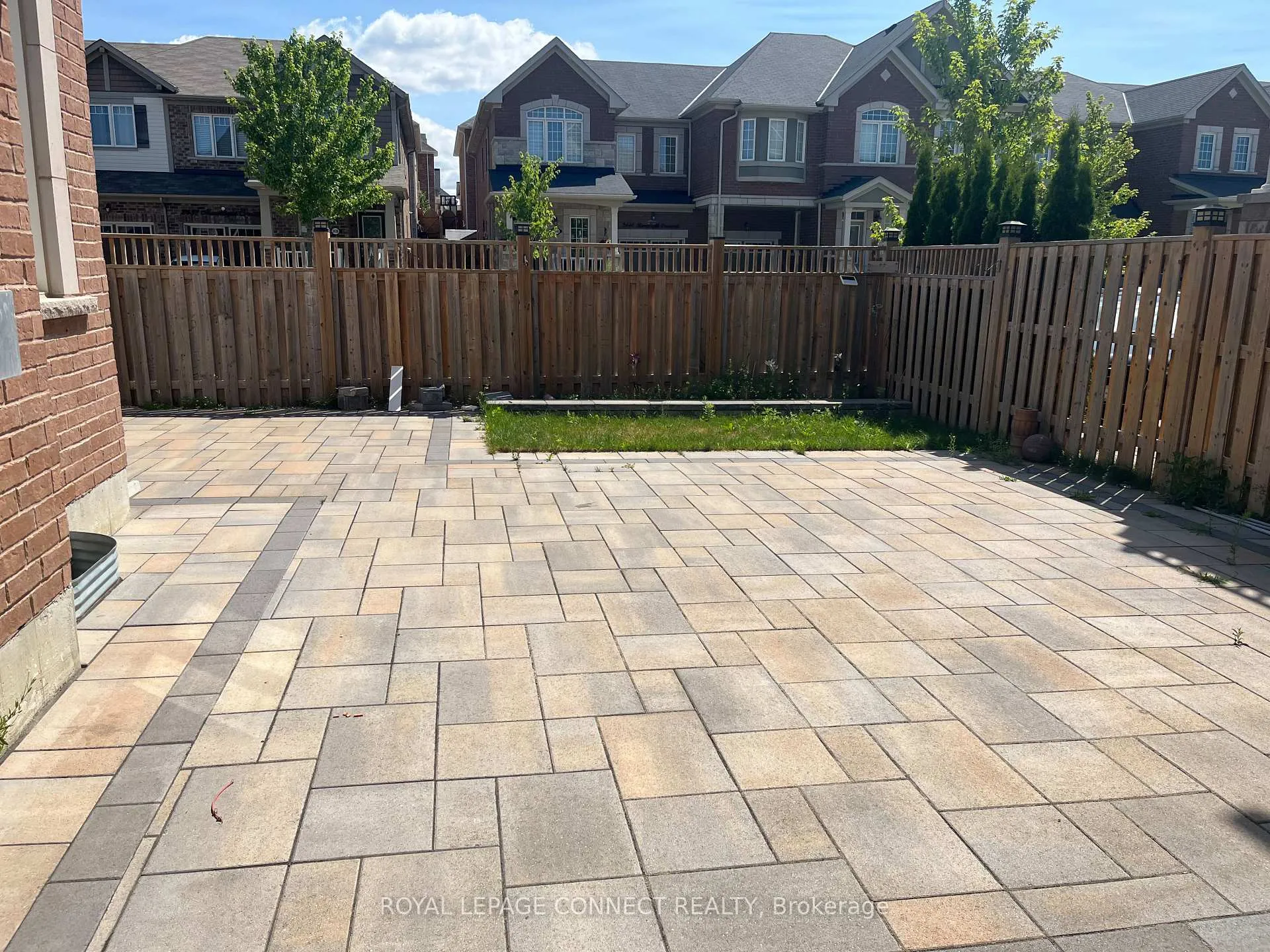 Photo 7 of 2427 Moonlight Crescent, Pickering, Rural Pickering — HOMEH
