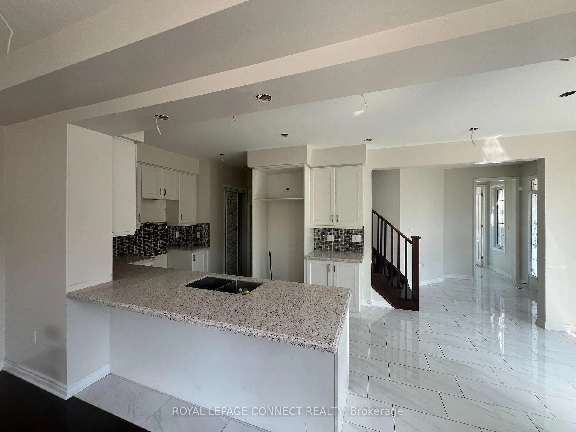 Photo 18 of 2427 Moonlight Crescent, Pickering, Rural Pickering — HOMEH