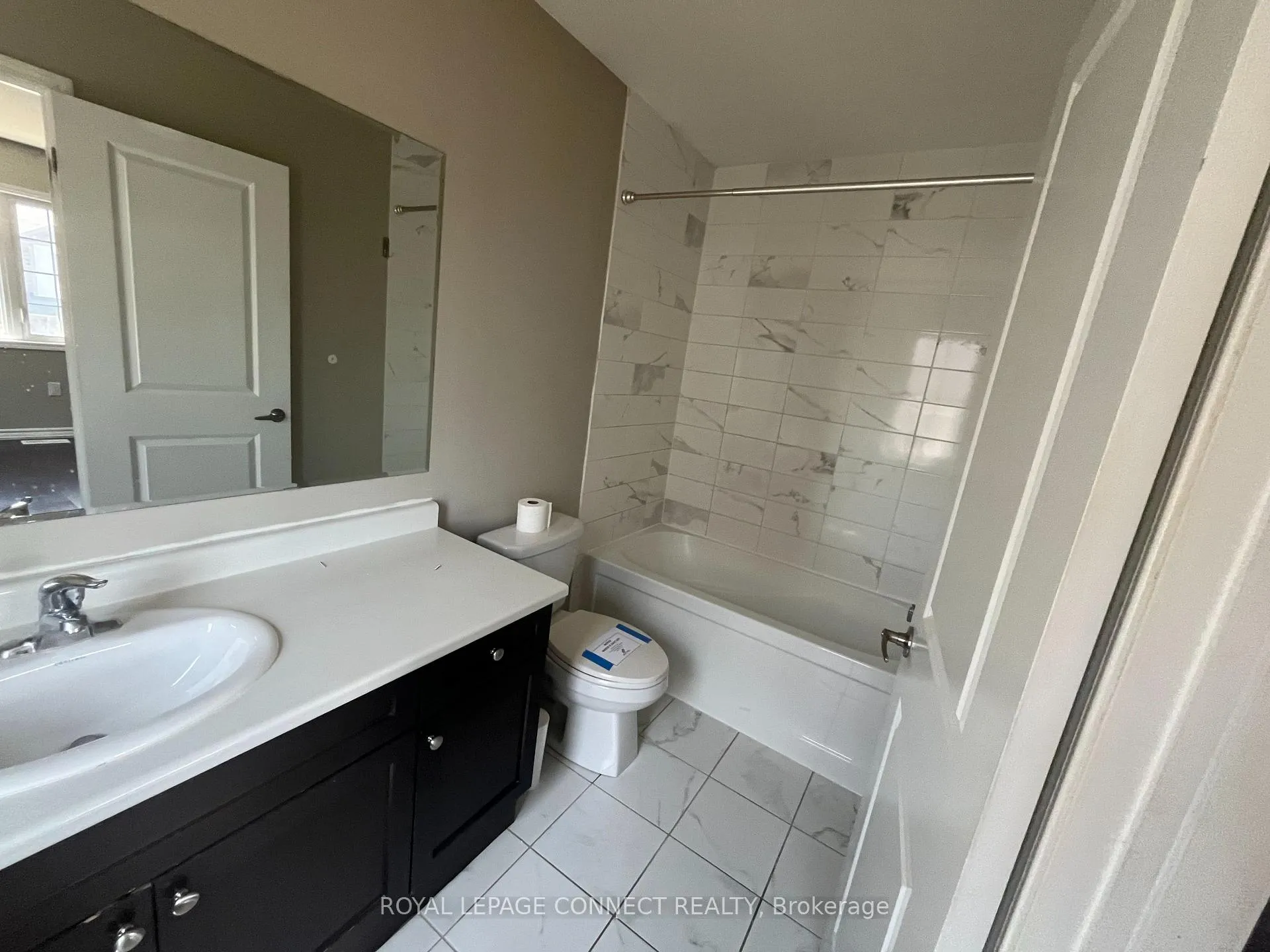 Photo 23 of 2427 Moonlight Crescent, Pickering, Rural Pickering — HOMEH