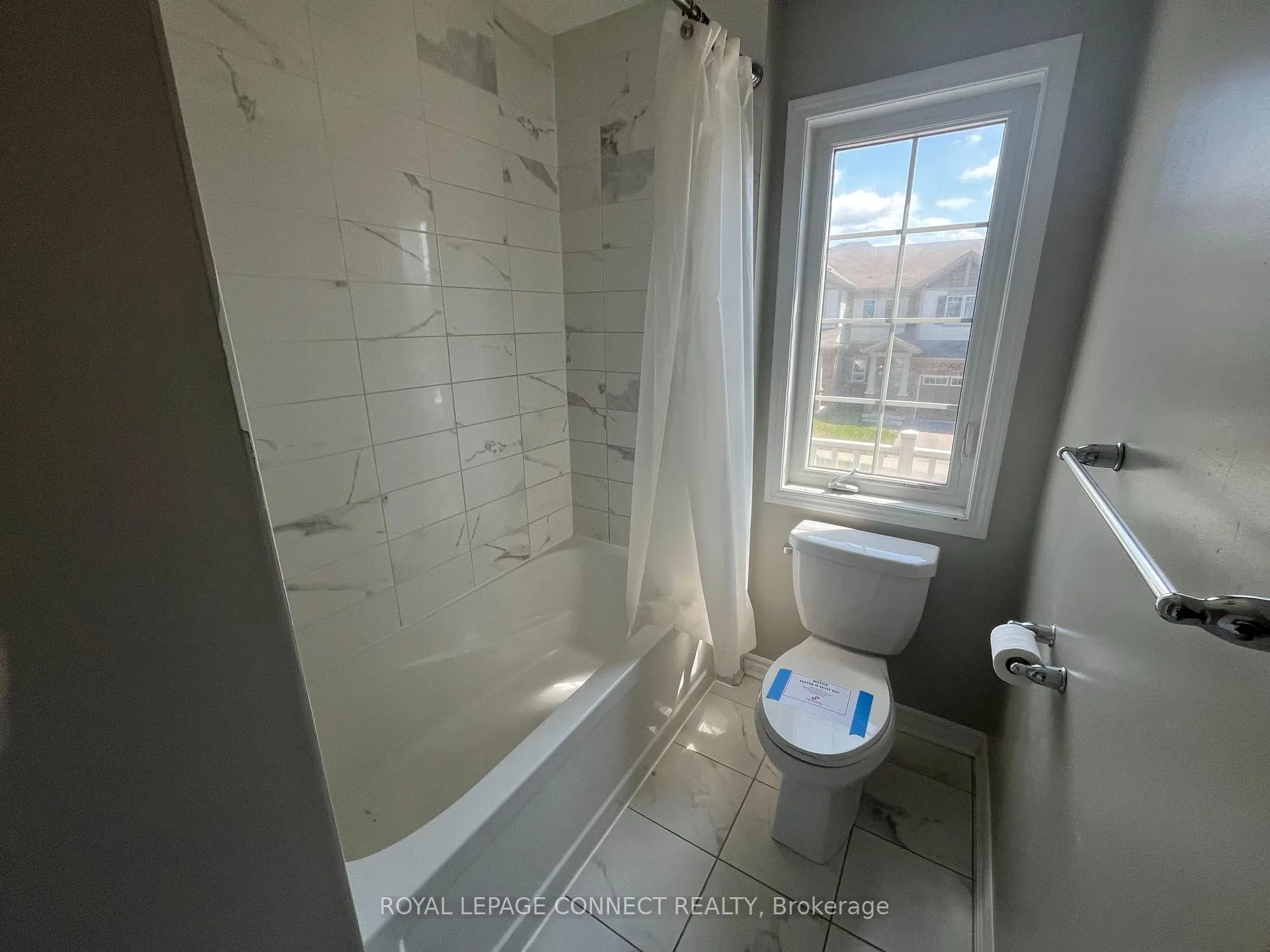 Photo 27 of 2427 Moonlight Crescent, Pickering, Rural Pickering — HOMEH