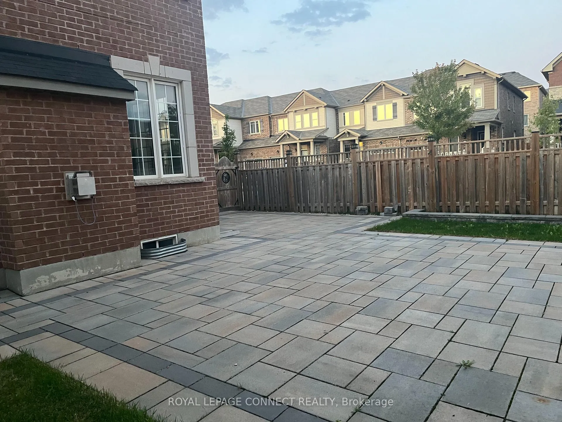 Photo 37 of 2427 Moonlight Crescent, Pickering, Rural Pickering — HOMEH