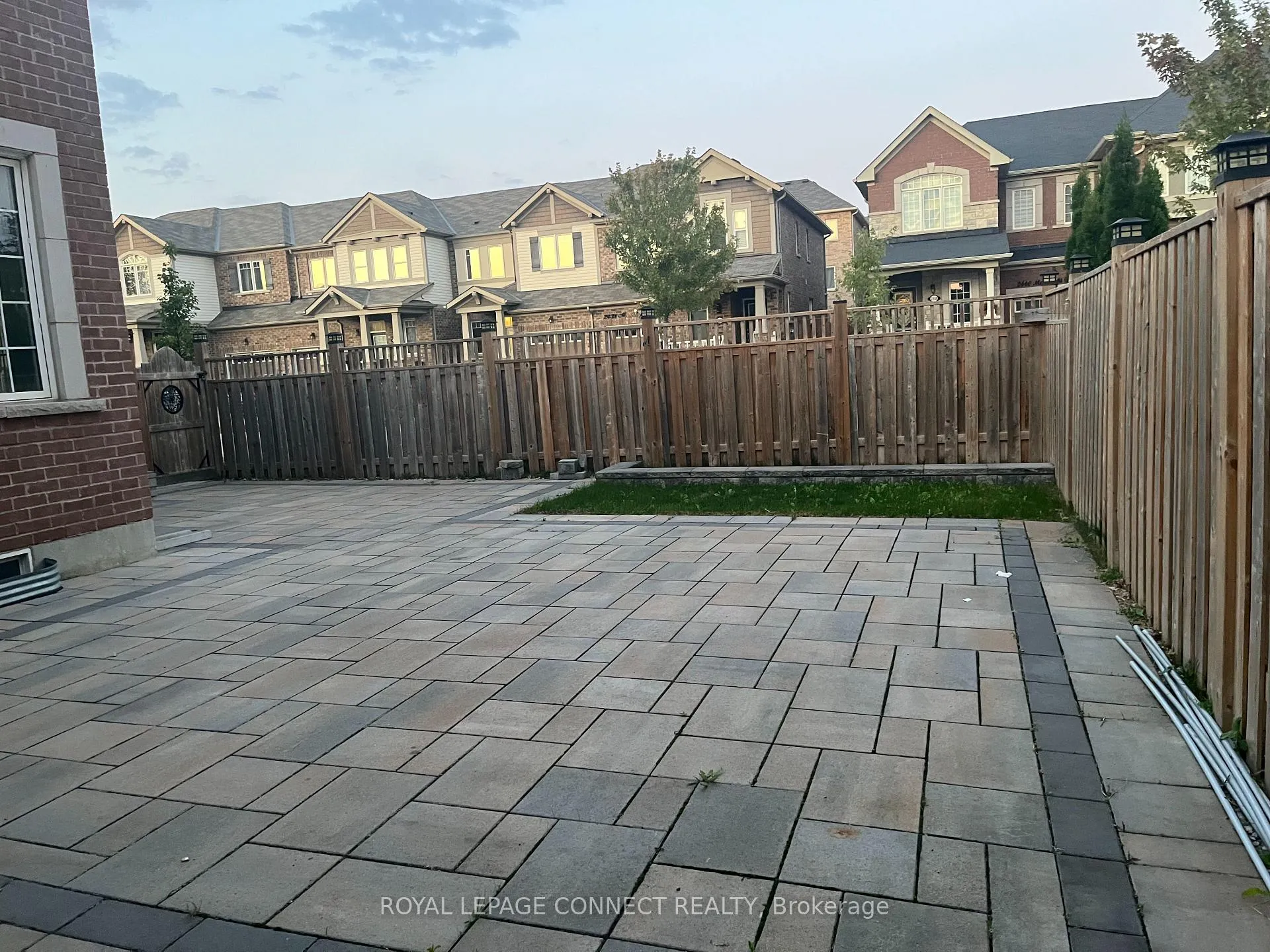 Photo 38 of 2427 Moonlight Crescent, Pickering, Rural Pickering — HOMEH