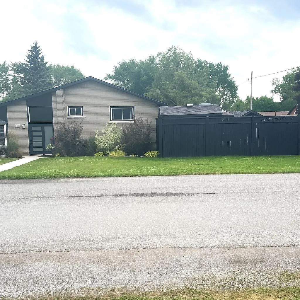 Photo 1 of 8305 Parkway Drive, Niagara Falls, Chippawa — HOMEH