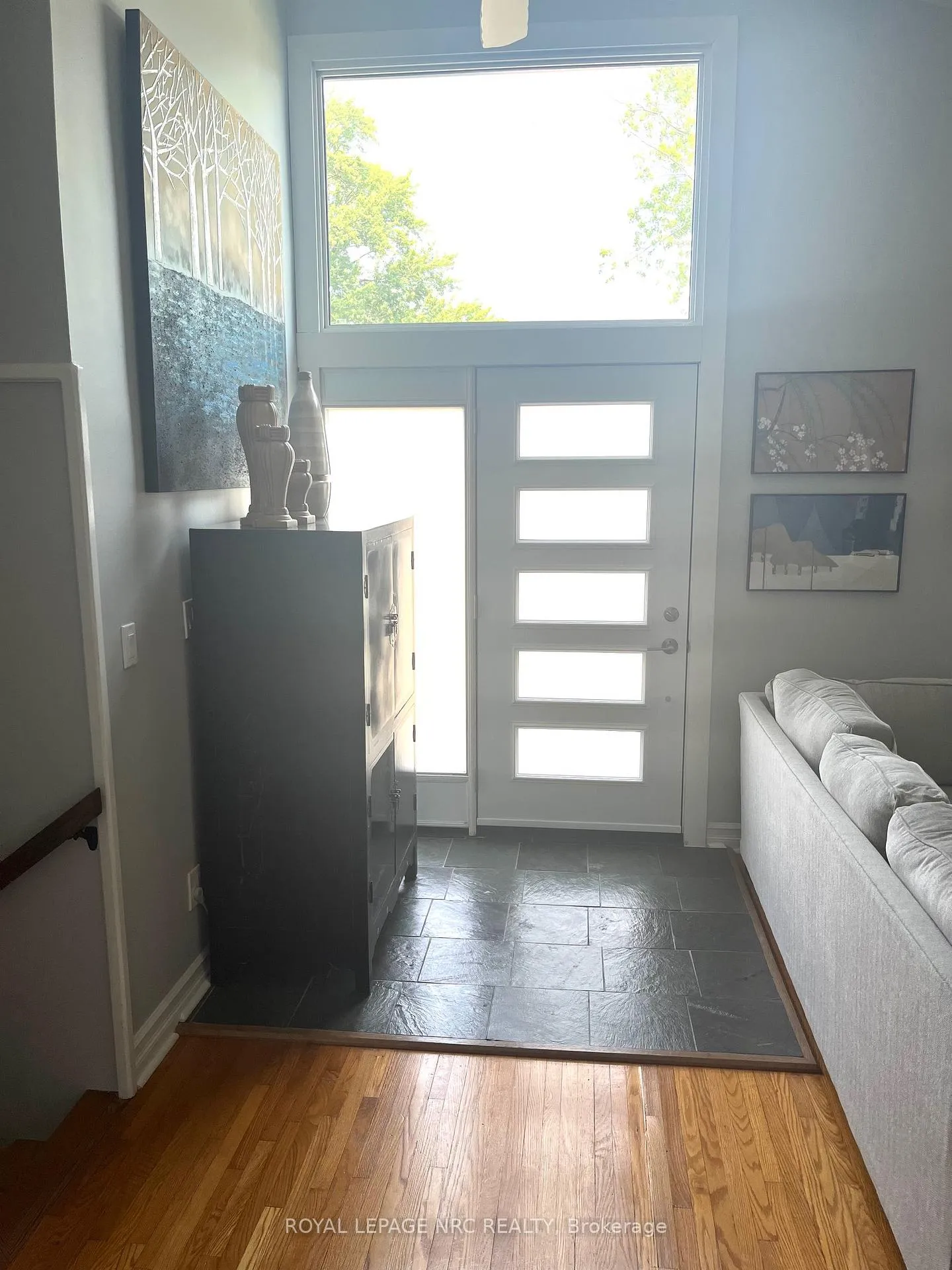 Photo 2 of 8305 Parkway Drive, Niagara Falls, Chippawa — HOMEH