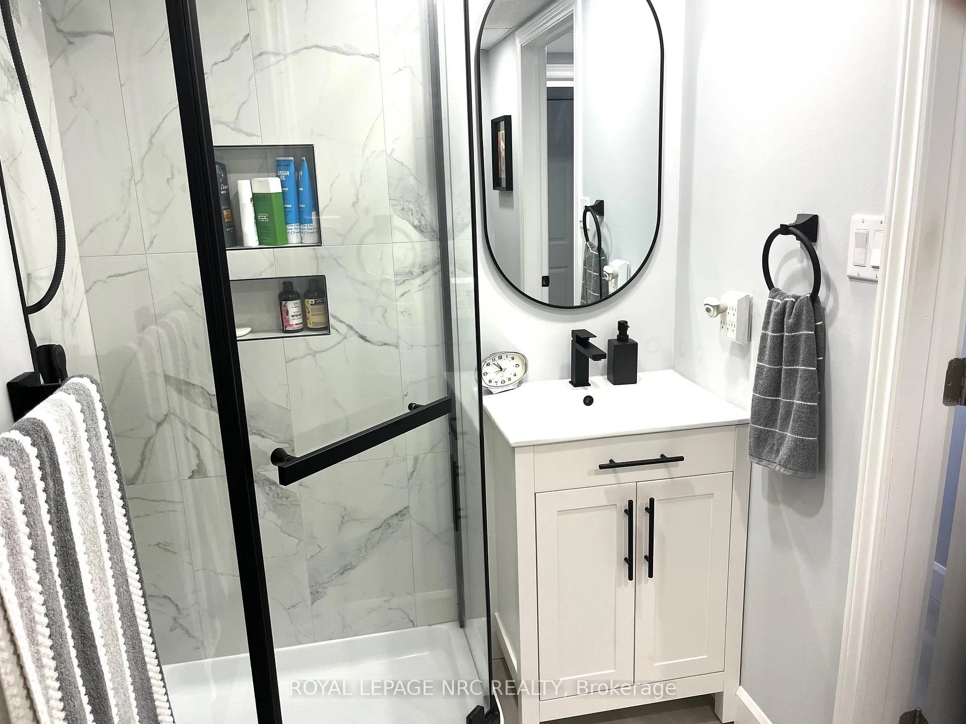 Photo 7 of 8305 Parkway Drive, Niagara Falls, Chippawa — HOMEH