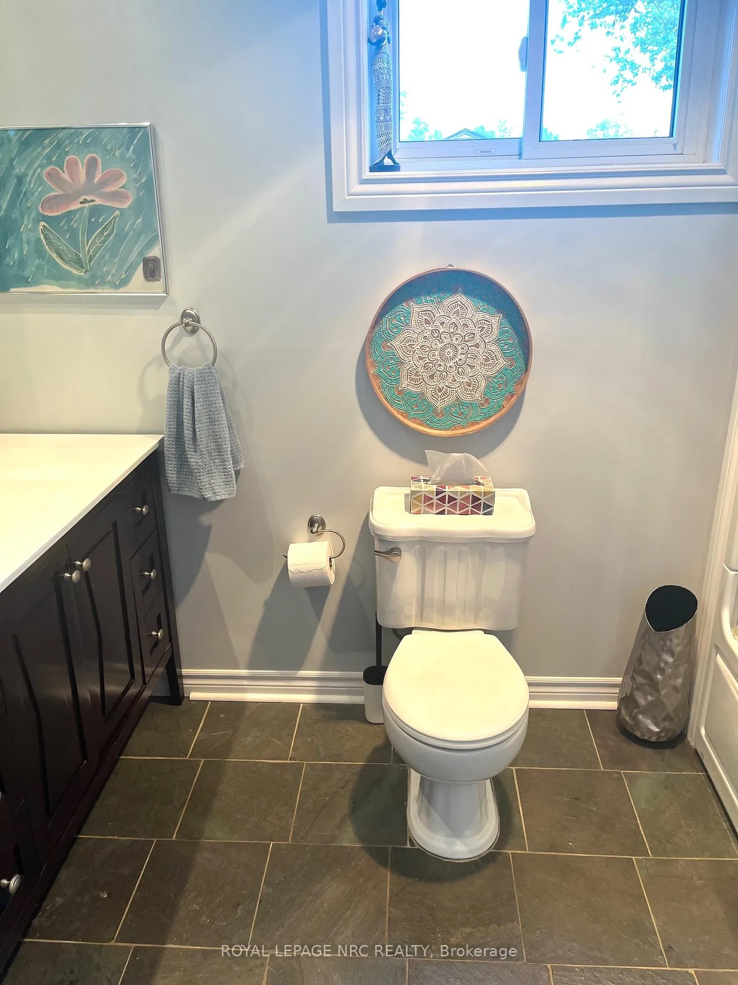 Photo 8 of 8305 Parkway Drive, Niagara Falls, Chippawa — HOMEH