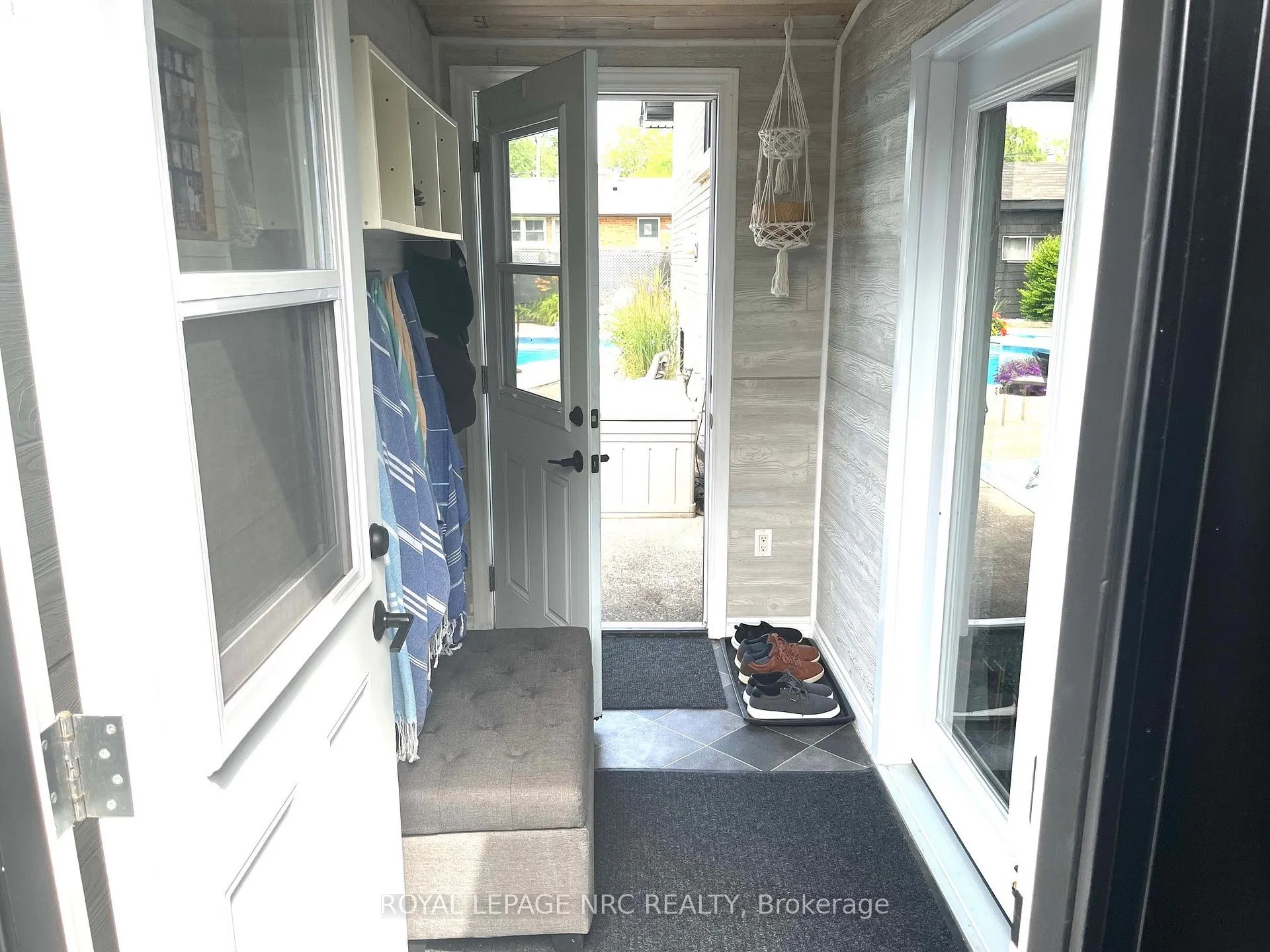 Photo 14 of 8305 Parkway Drive, Niagara Falls, Chippawa — HOMEH