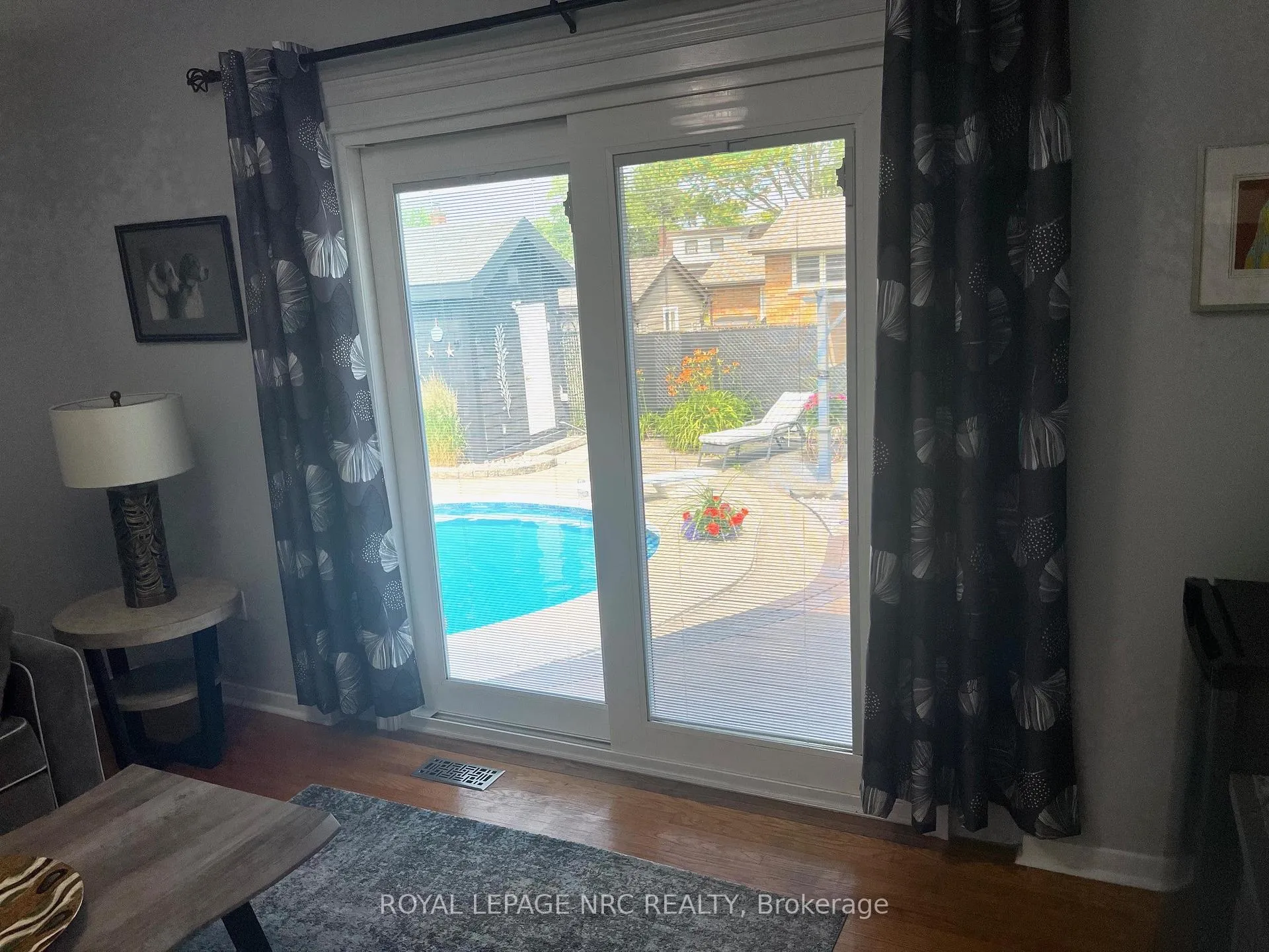 Photo 15 of 8305 Parkway Drive, Niagara Falls, Chippawa — HOMEH
