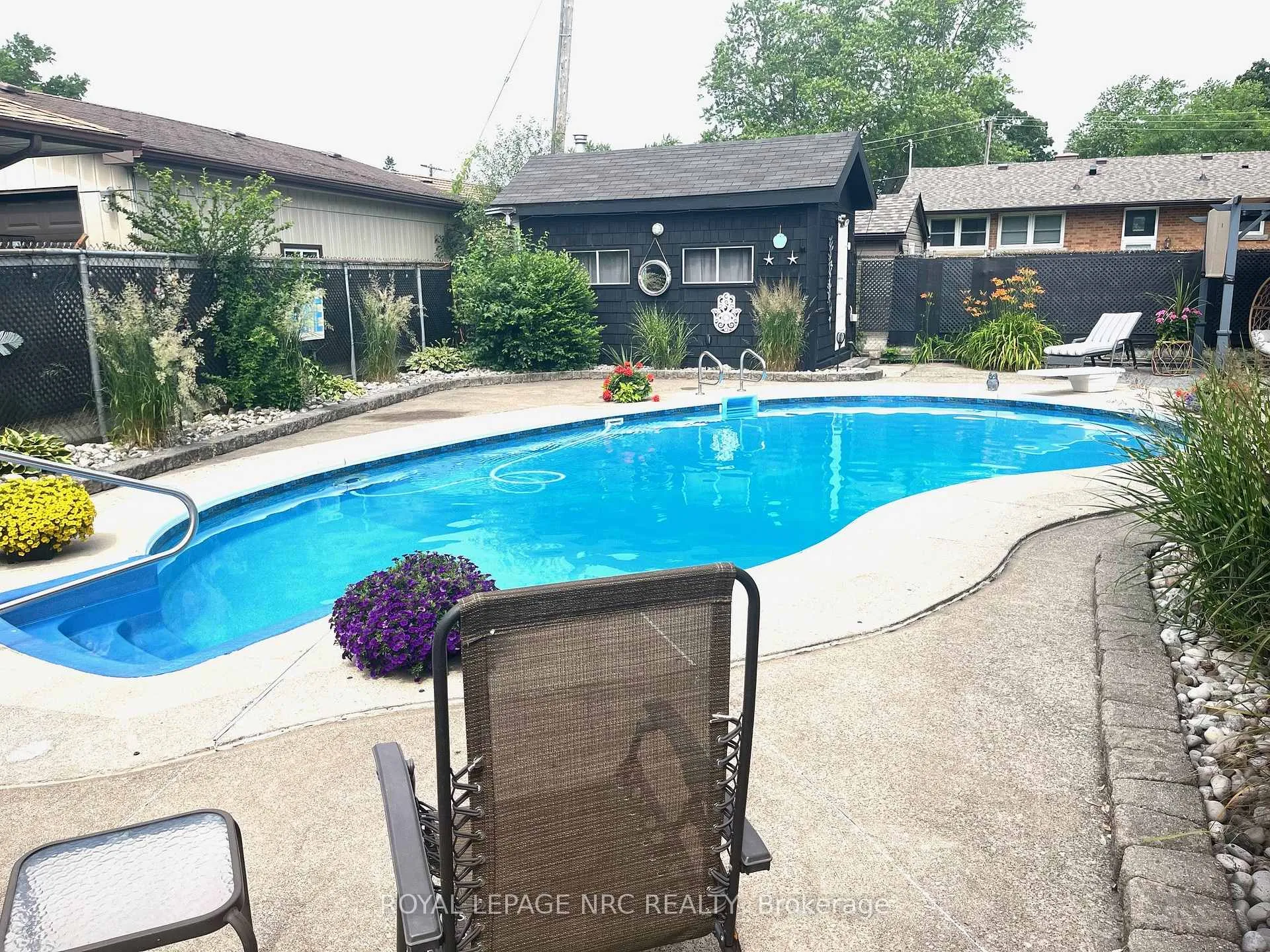 Photo 20 of 8305 Parkway Drive, Niagara Falls, Chippawa — HOMEH