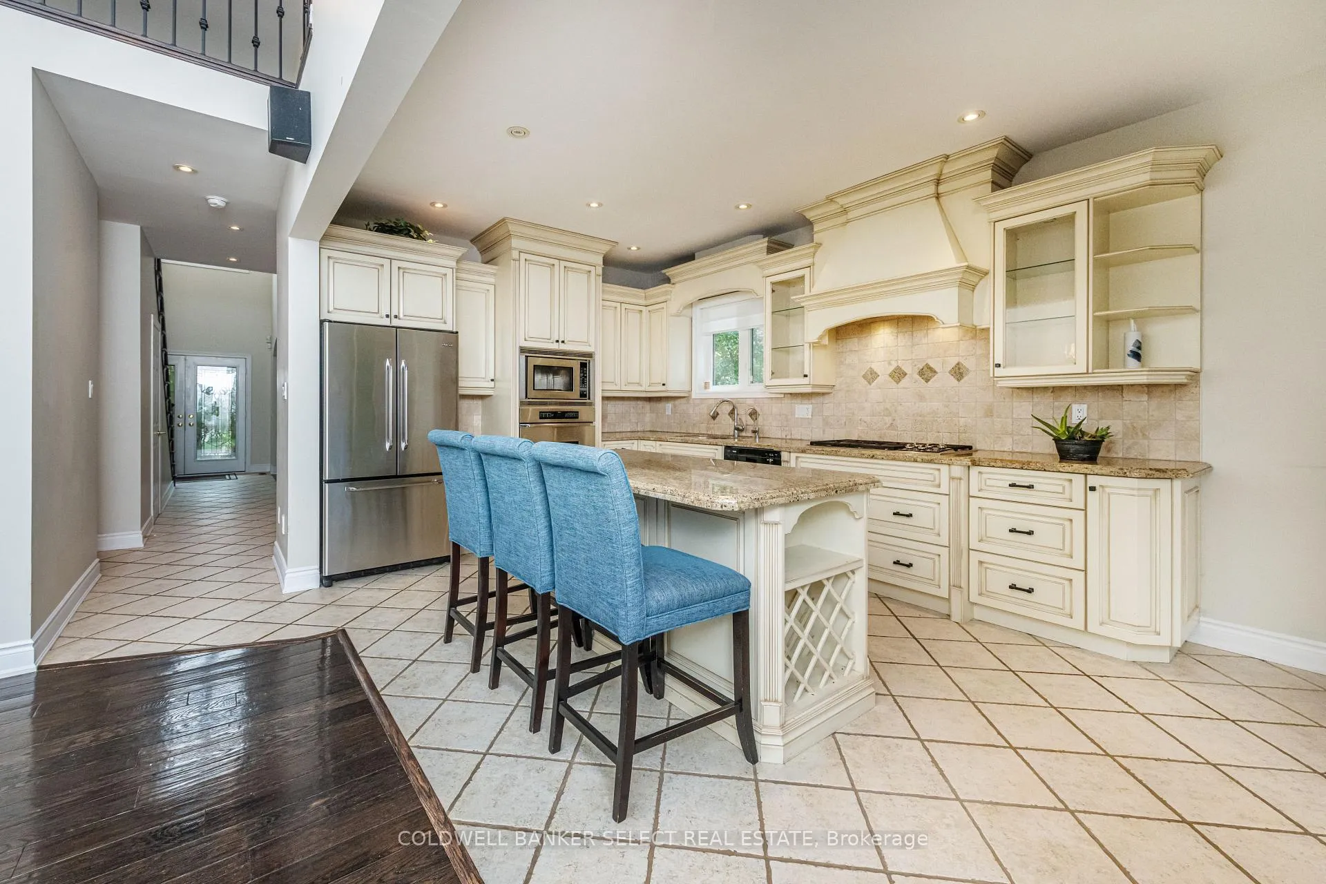 Photo 5 of 2 Putney Road, Caledon, Caledon East — HOMEH