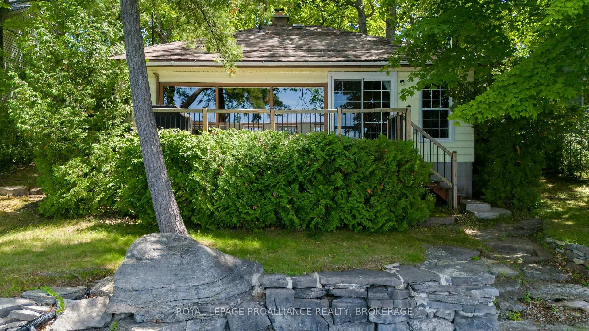 Photo 2 of 298 Nicholson Point Road, Loyalist, Lennox and Addington - South — HOMEH