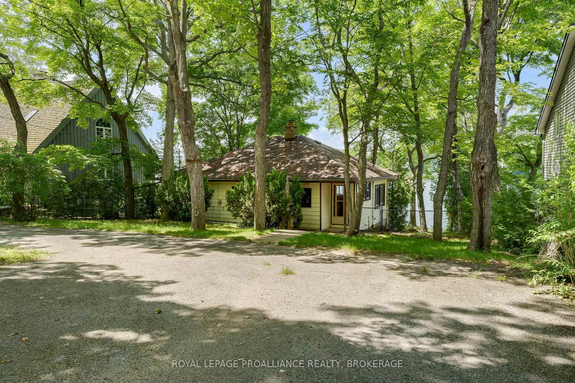 Photo 6 of 298 Nicholson Point Road, Loyalist, Lennox and Addington - South — HOMEH
