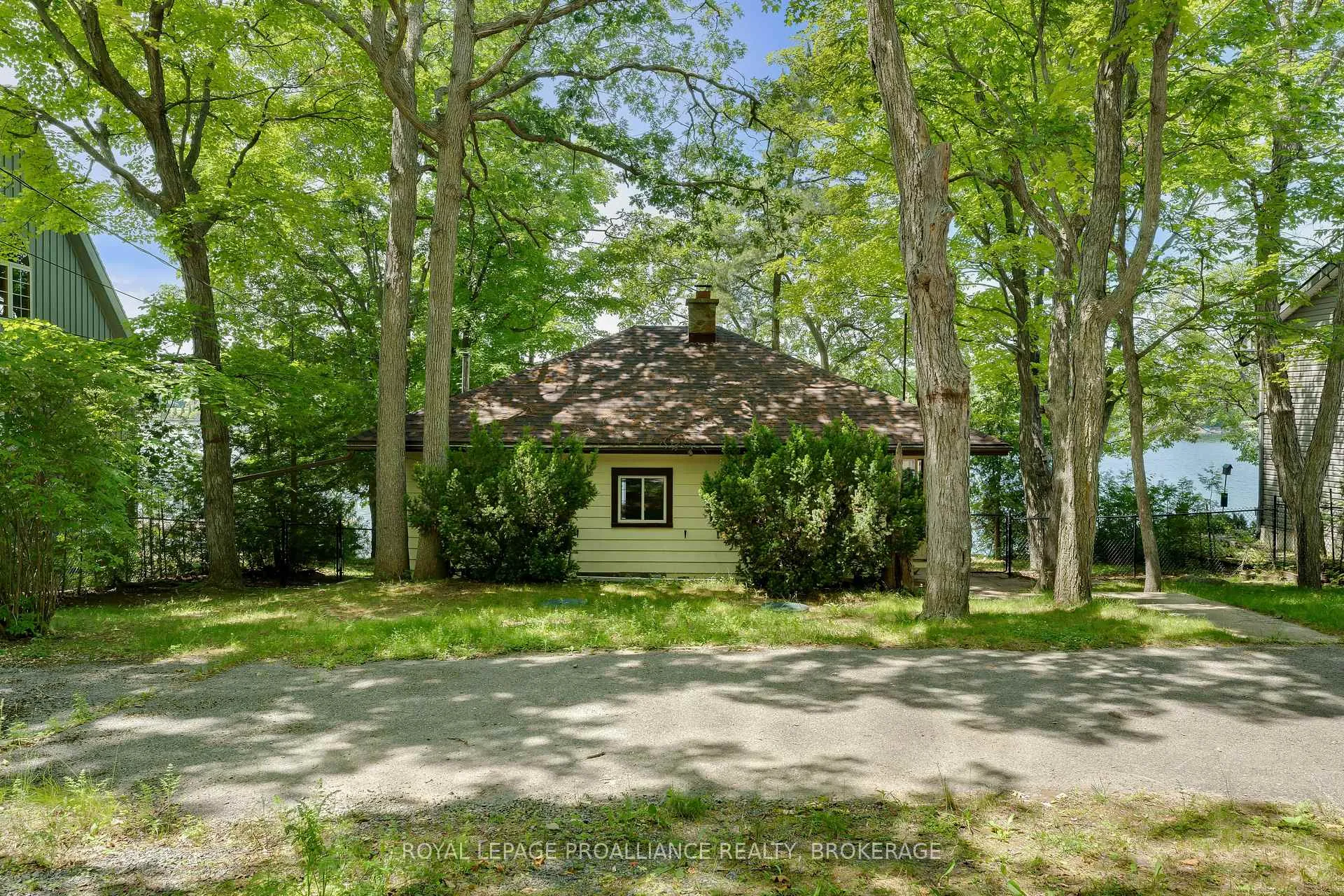 Photo 9 of 298 Nicholson Point Road, Loyalist, Lennox and Addington - South — HOMEH