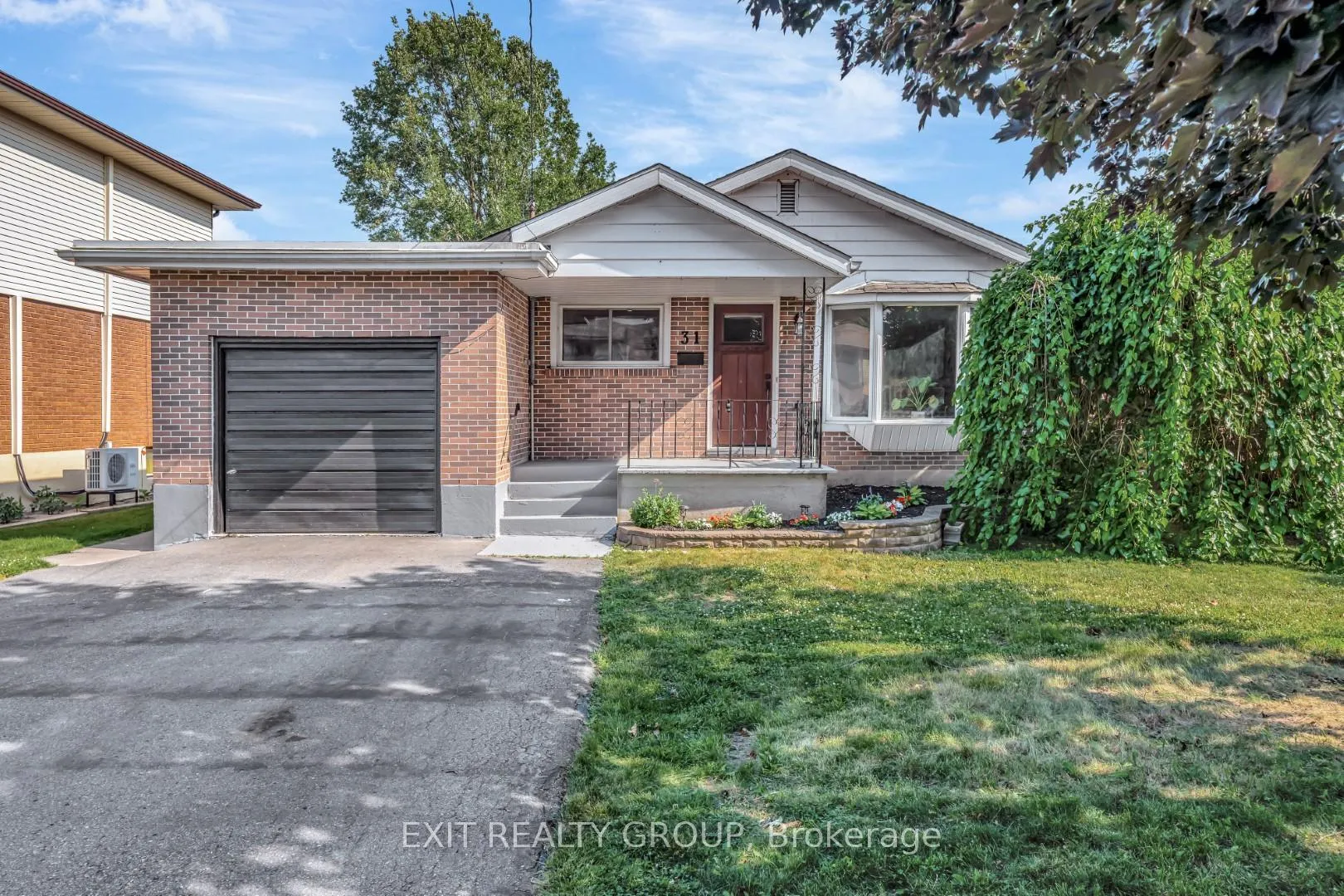 Photo 3 of 31 Plaza Square, Belleville, Belleville Ward — HOMEH