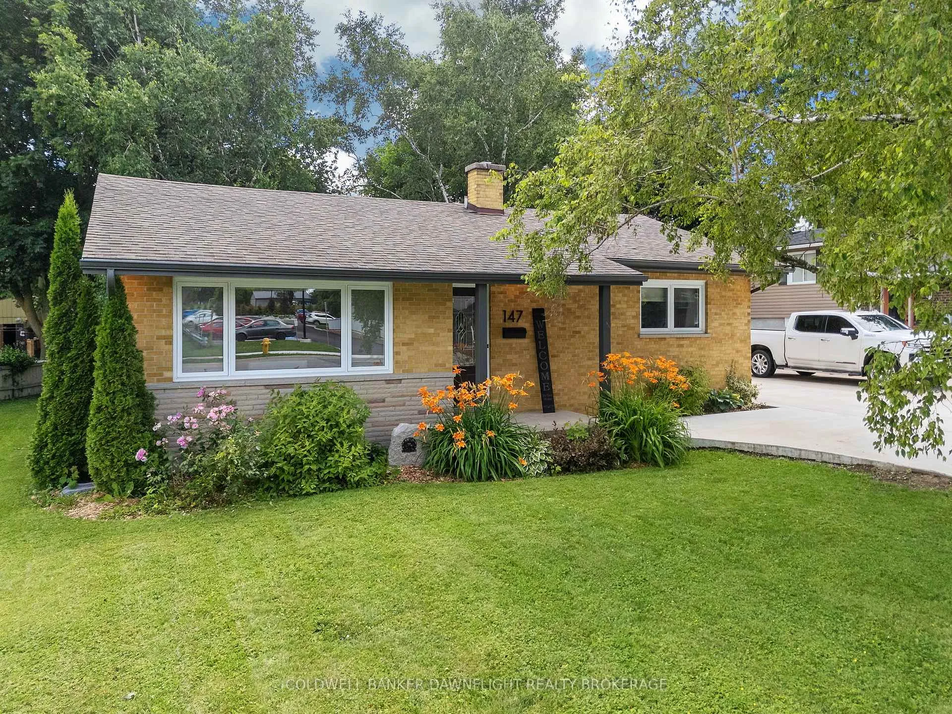 Photo 2 of 147 Sanders Street E, South Huron, Exeter — HOMEH