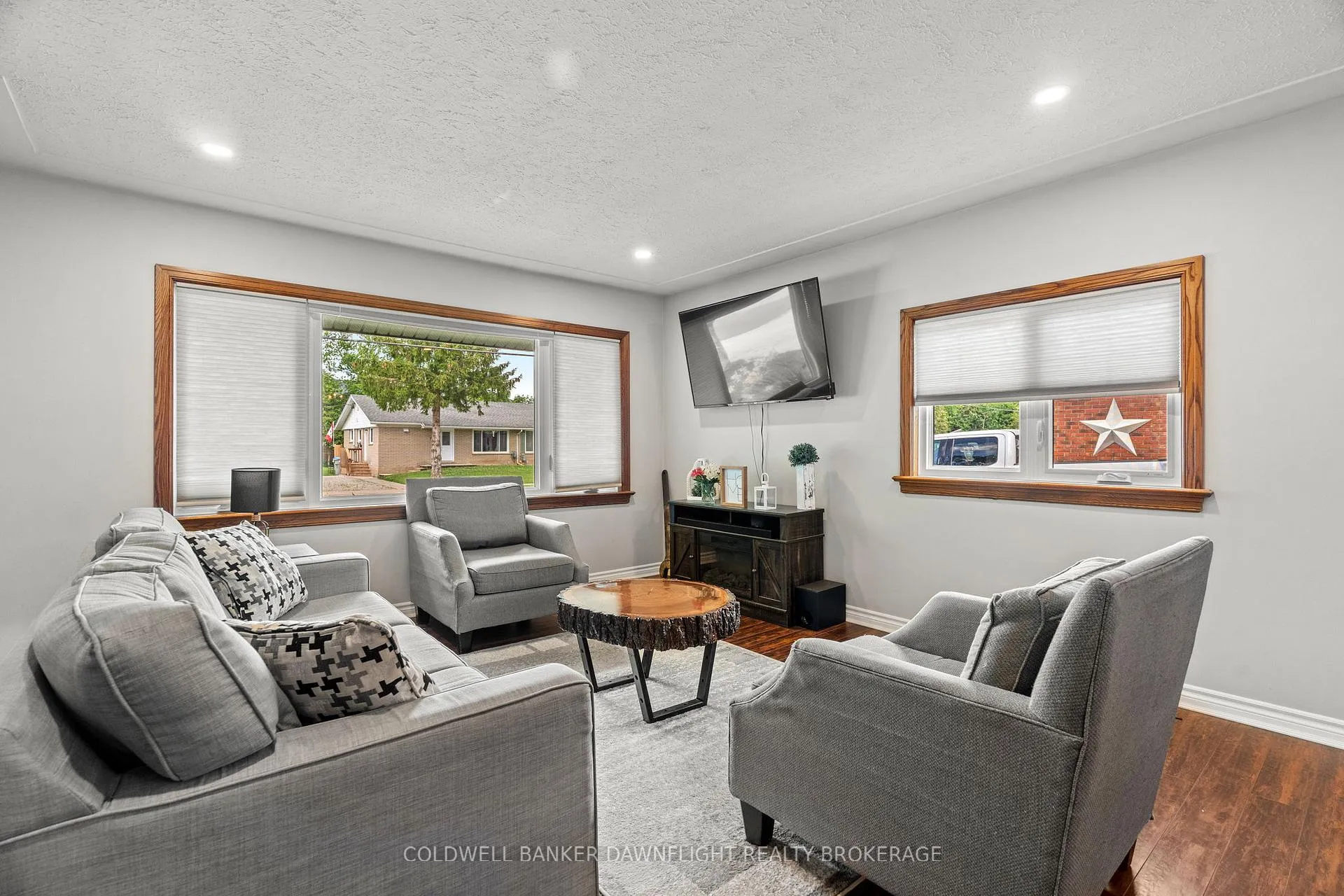 Photo 6 of 147 Sanders Street E, South Huron, Exeter — HOMEH