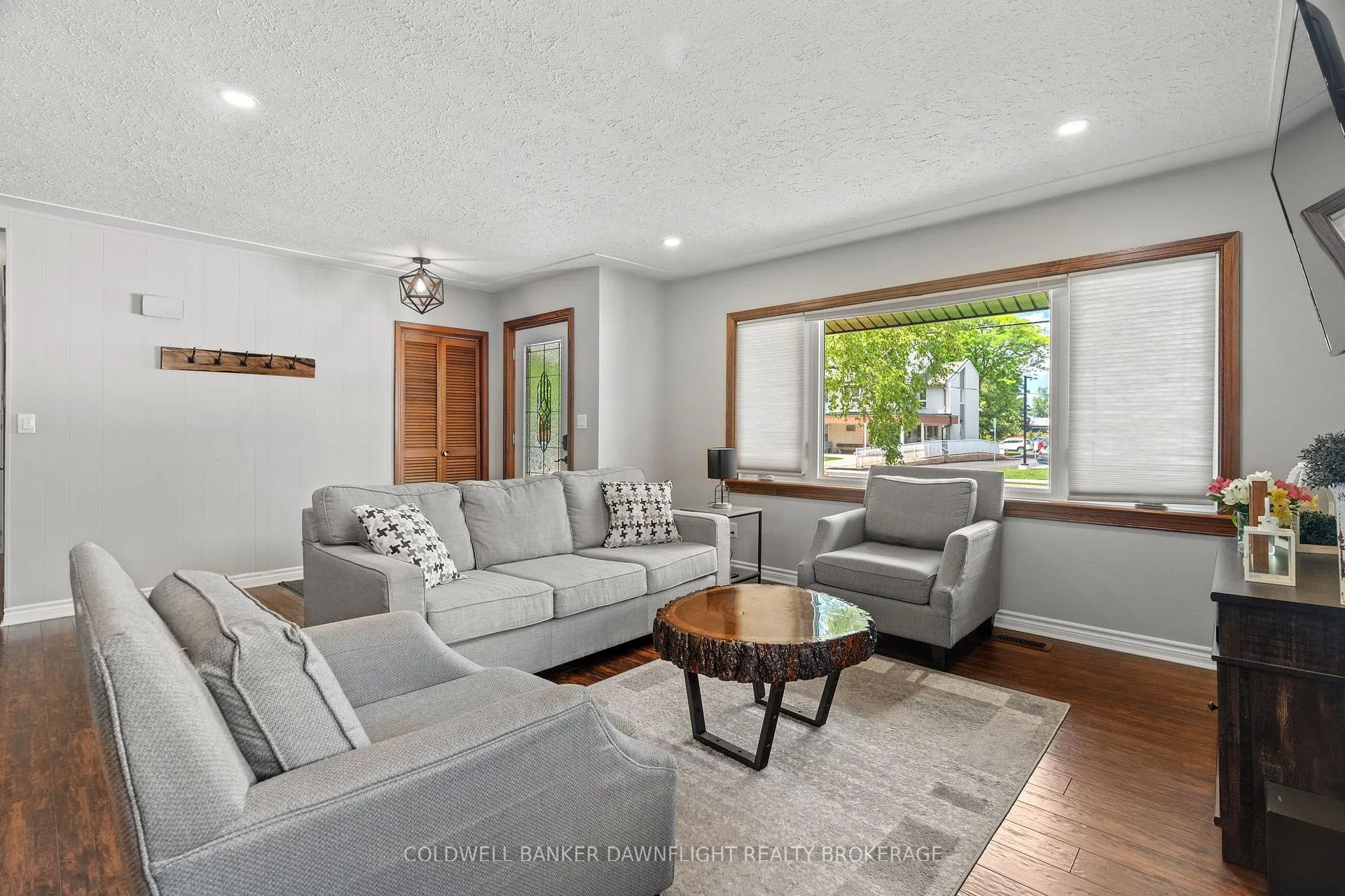 Photo 7 of 147 Sanders Street E, South Huron, Exeter — HOMEH