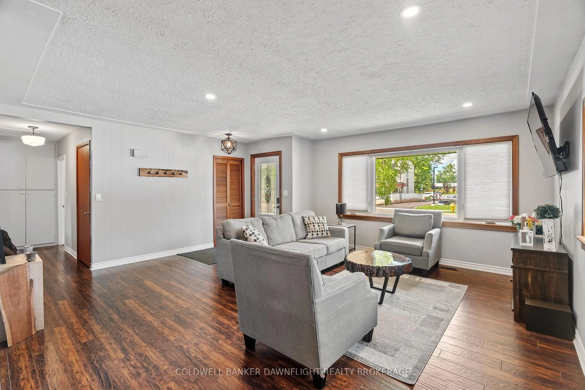 Photo 8 of 147 Sanders Street E, South Huron, Exeter — HOMEH