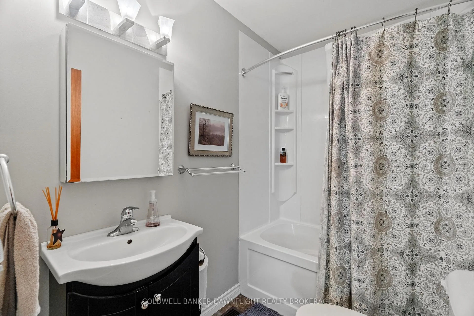 Photo 16 of 147 Sanders Street E, South Huron, Exeter — HOMEH