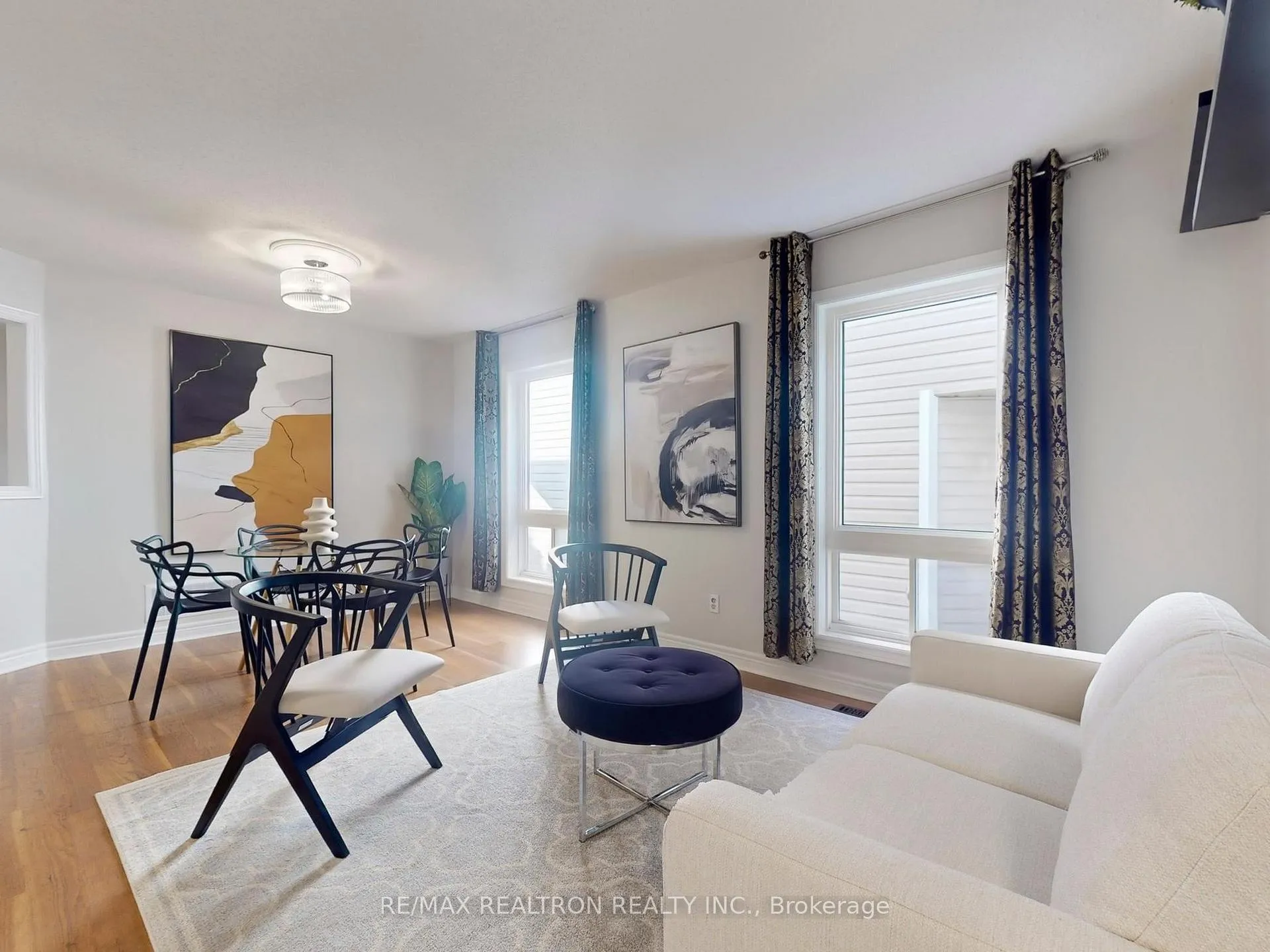 Photo 3 of 47 Joshua Boulevard, Whitby, Brooklin — HOMEH