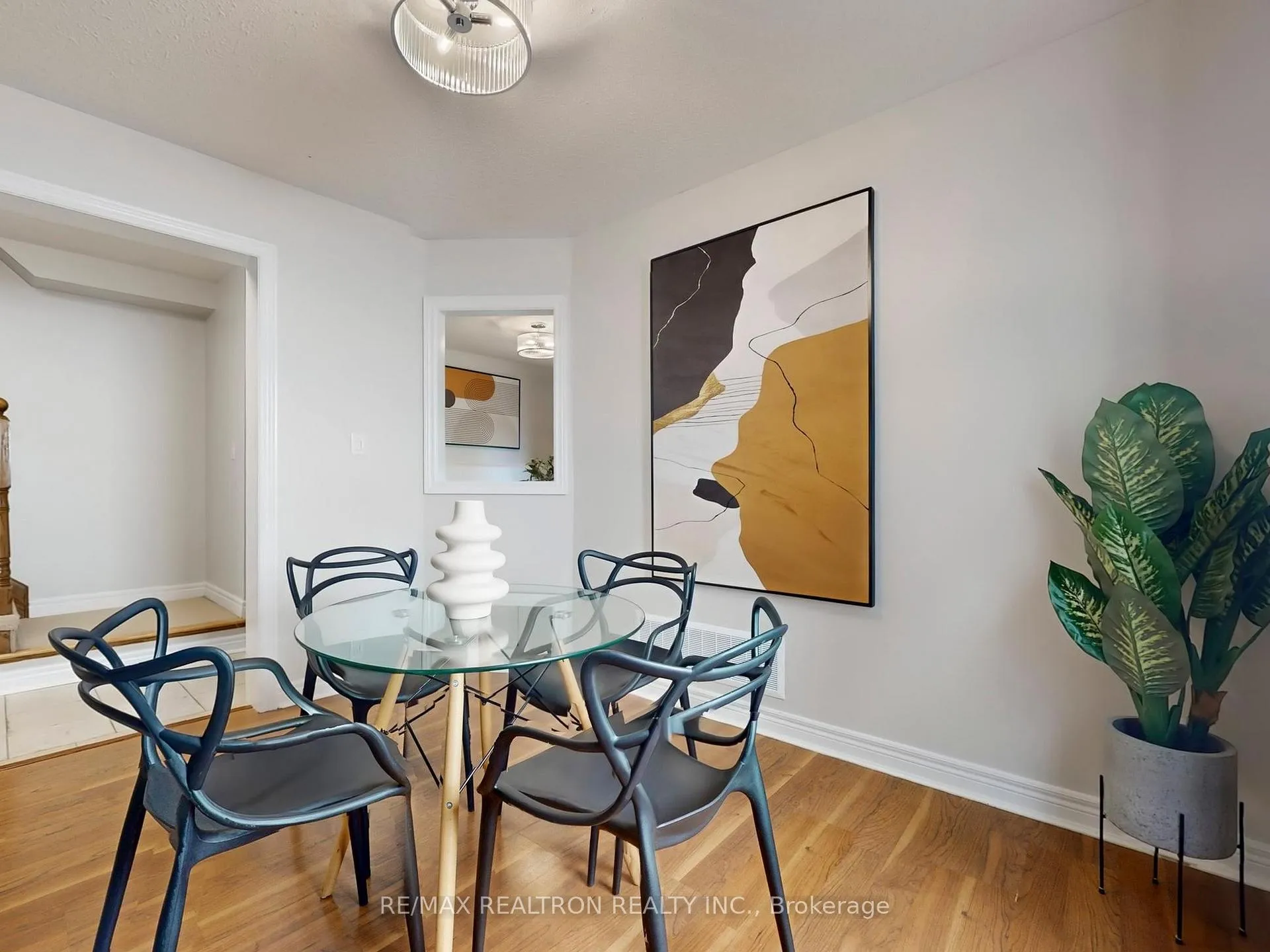 Photo 8 of 47 Joshua Boulevard, Whitby, Brooklin — HOMEH