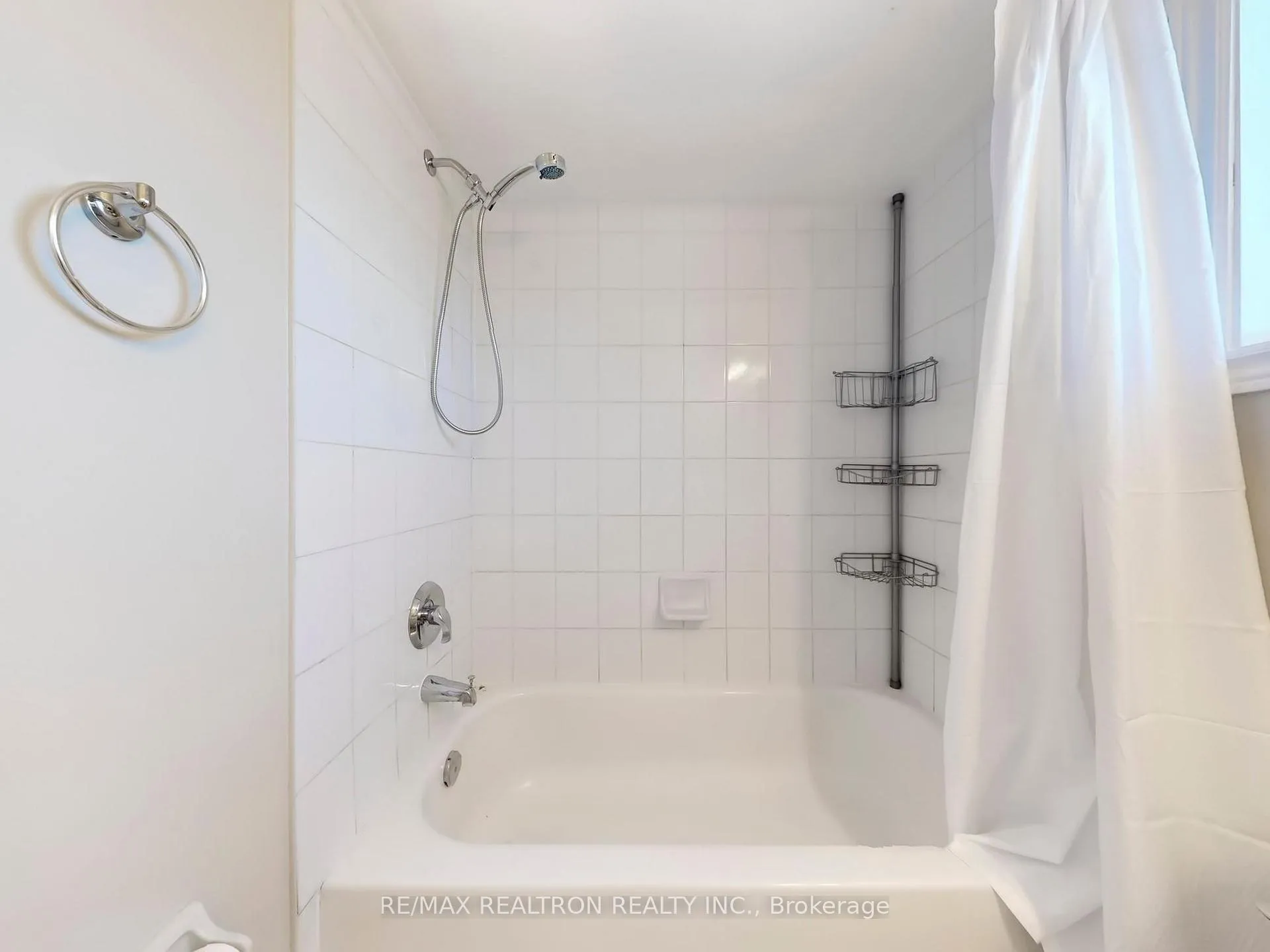 Photo 26 of 47 Joshua Boulevard, Whitby, Brooklin — HOMEH