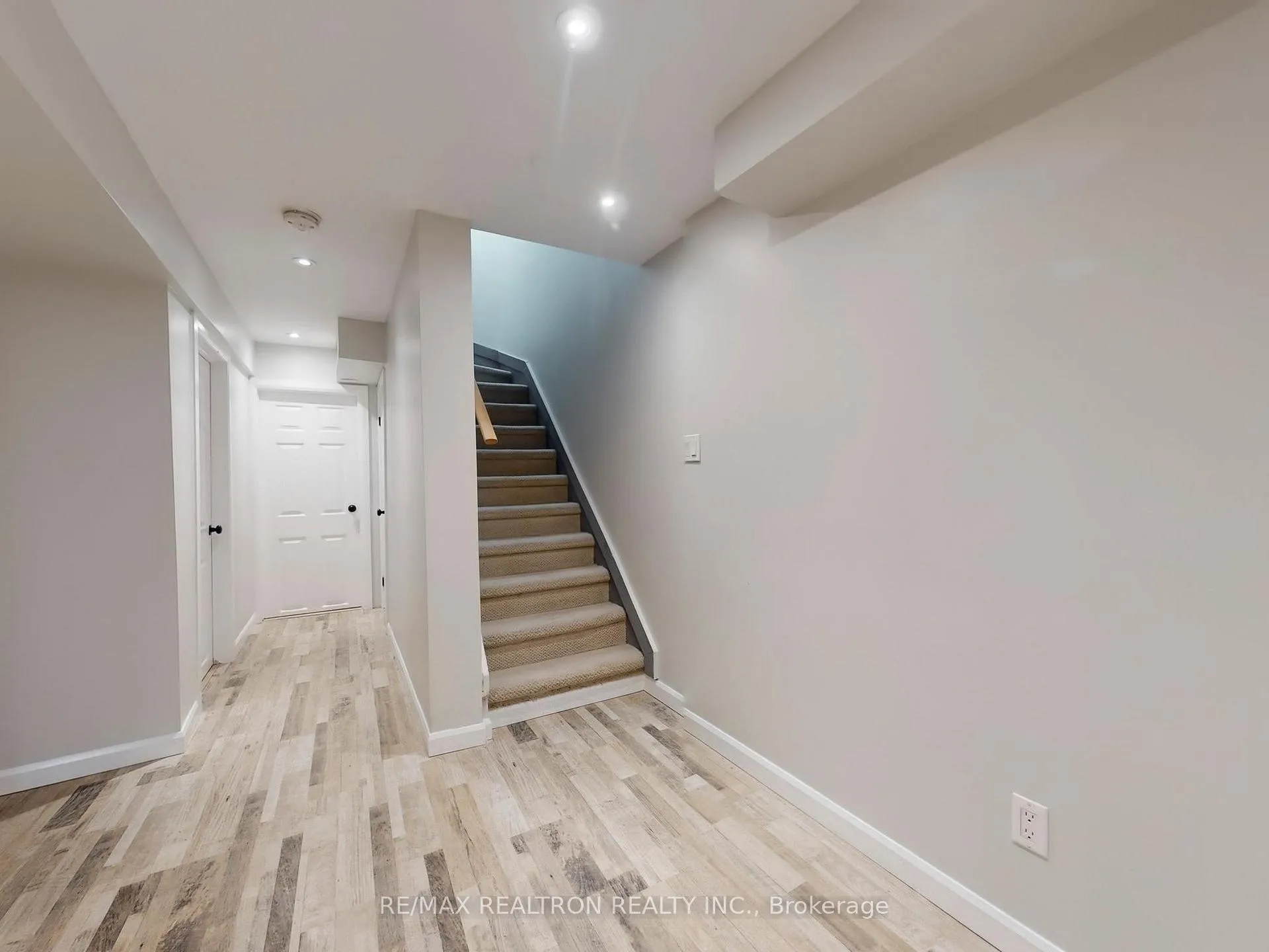 Photo 27 of 47 Joshua Boulevard, Whitby, Brooklin — HOMEH