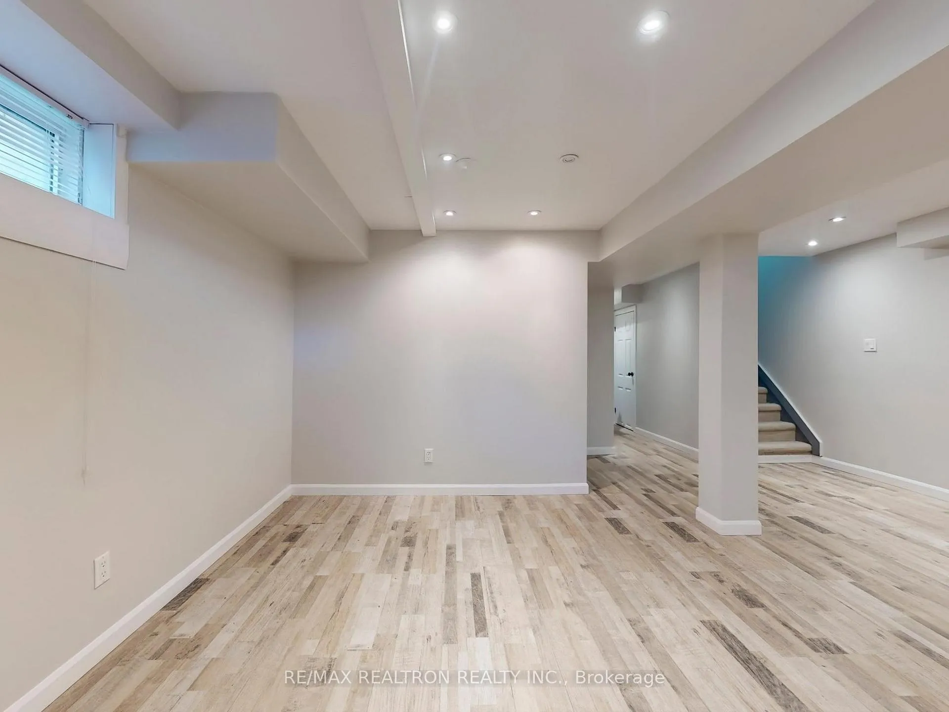 Photo 32 of 47 Joshua Boulevard, Whitby, Brooklin — HOMEH